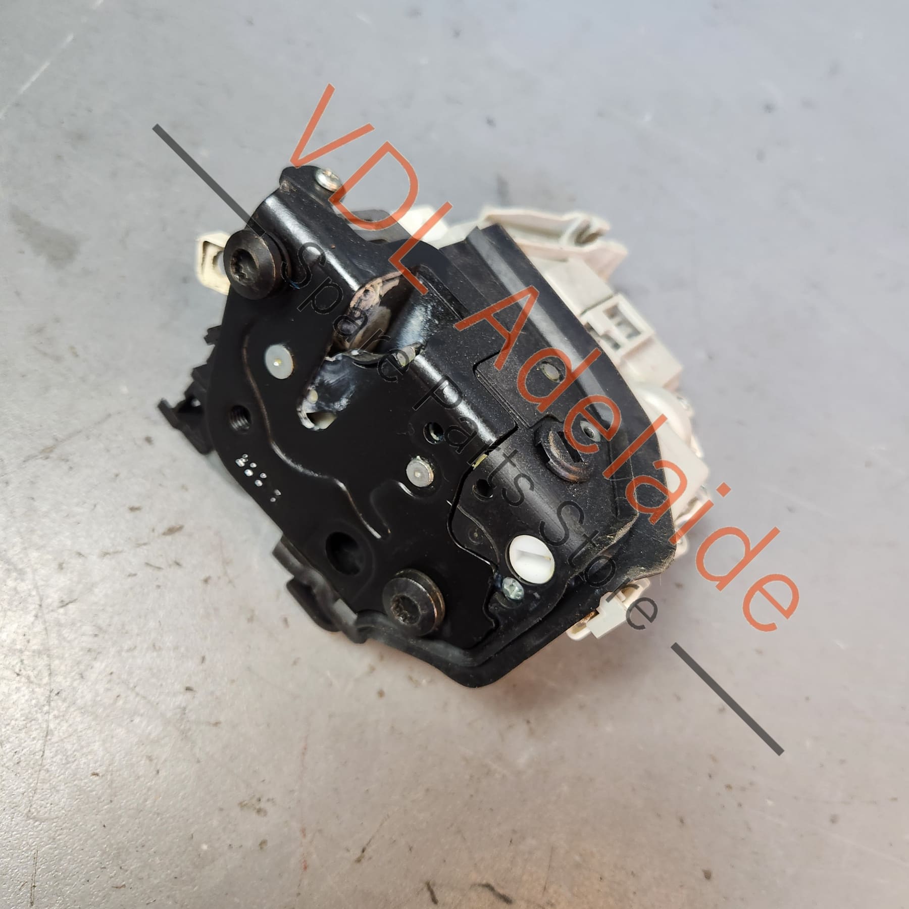 8K0839016F    Audi A3 S3 RS3 8V Rear Right Door Lock Mechanism 8K0839016F