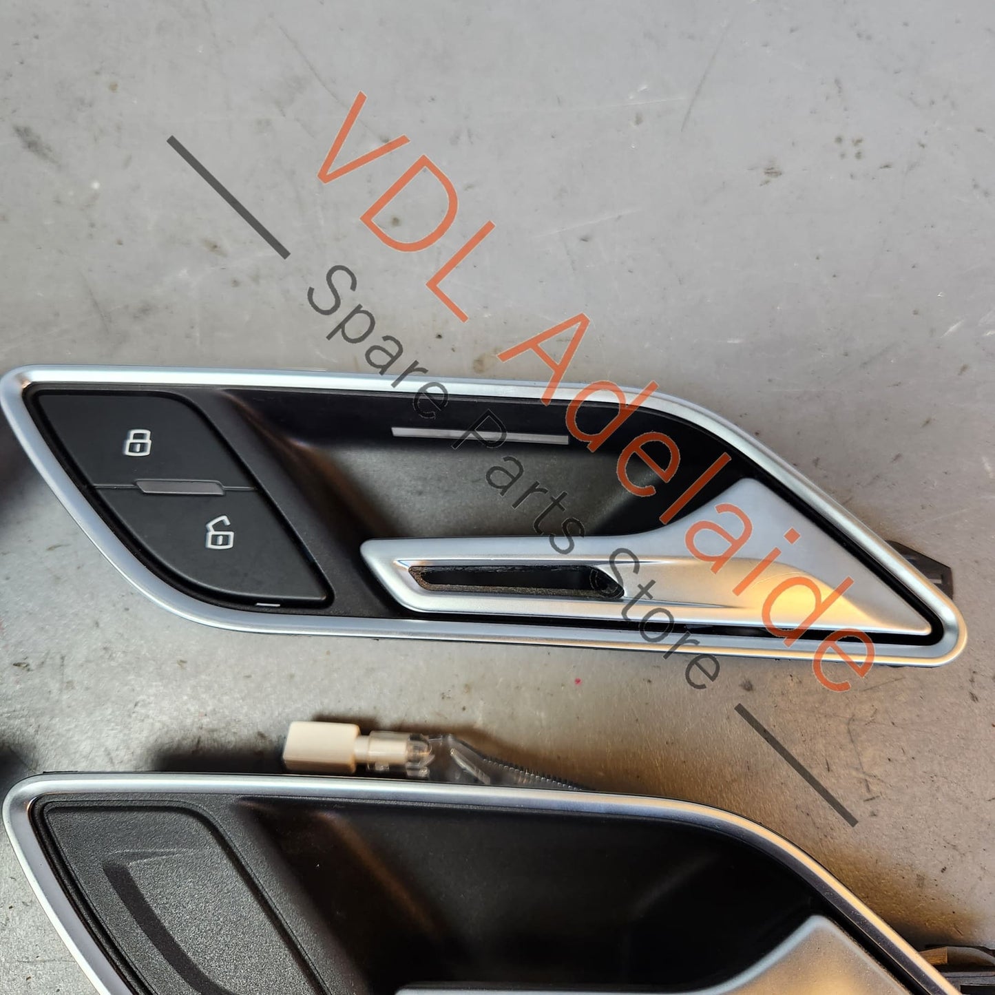 8V3837019C 8V3837020C   Audi RS3 8V Set of RS Lightweight Interior Door Handle Pulls 8V3837019C 8V3837020C
