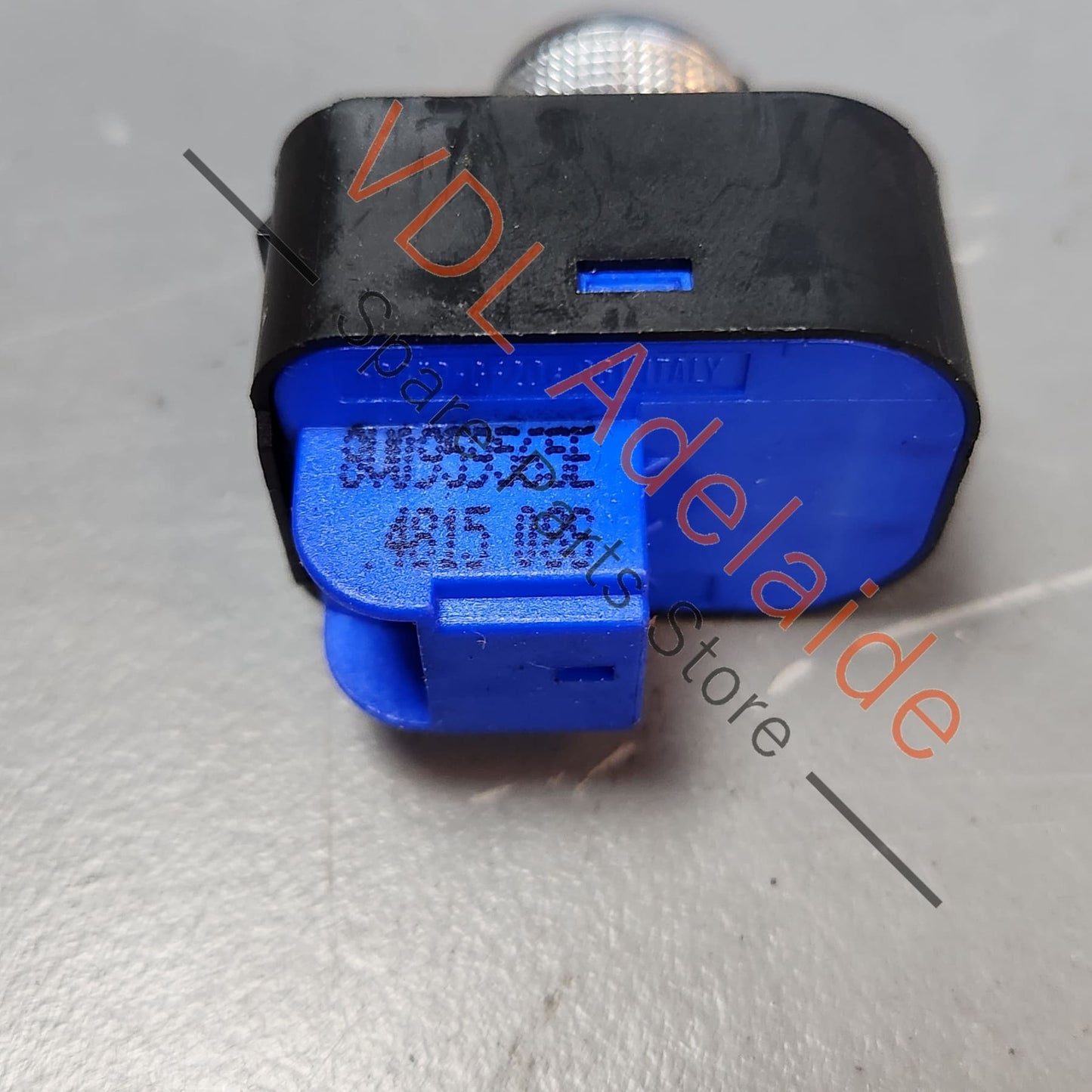 8V0959565E    Audi RS3 A3 S3 8V Switch for Power Folding Mirror Adjustment 8V0959565E