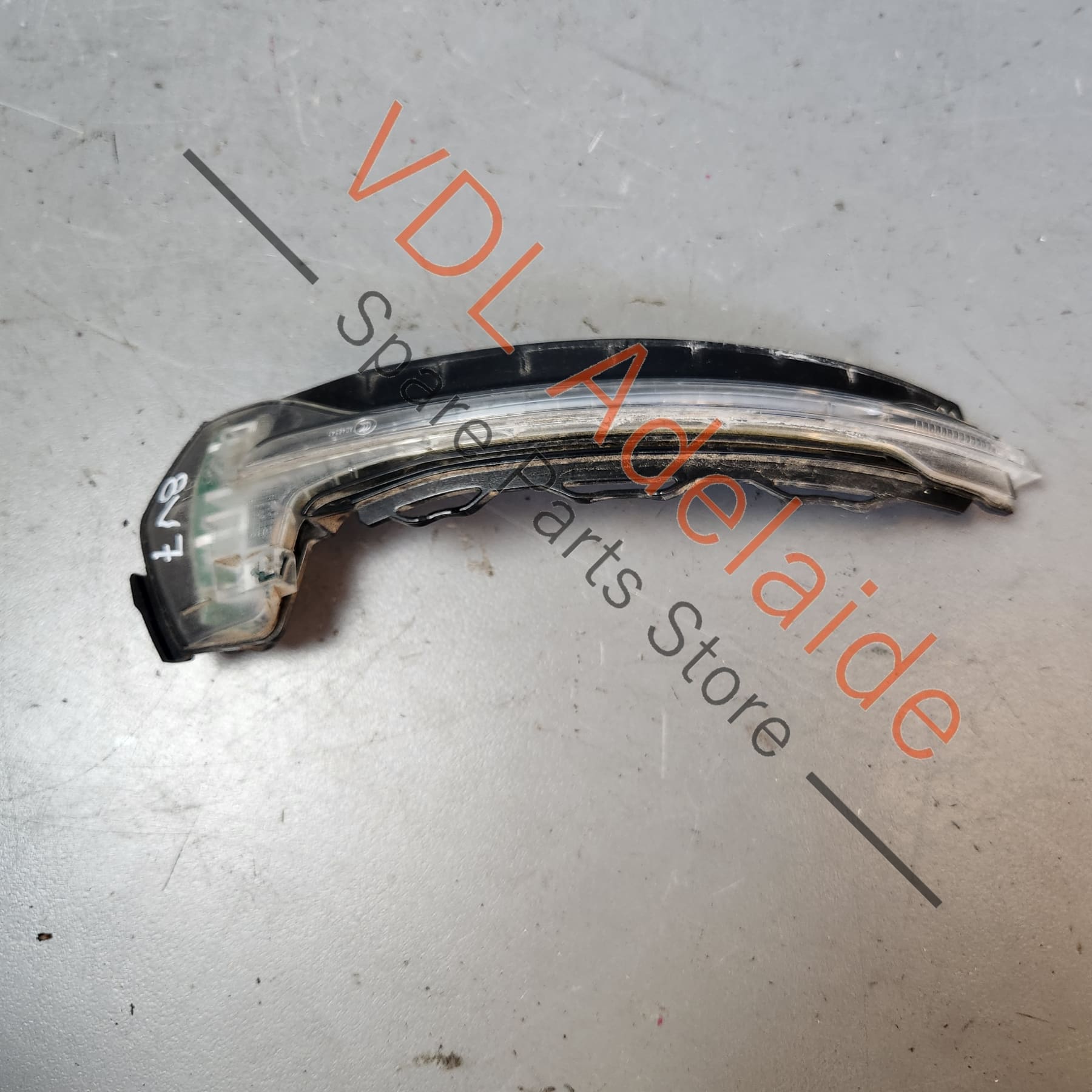 8V0949102    Audi A3 S3 RS3 8V Right Side Mirror Indicator Light Flasher 8V0949102