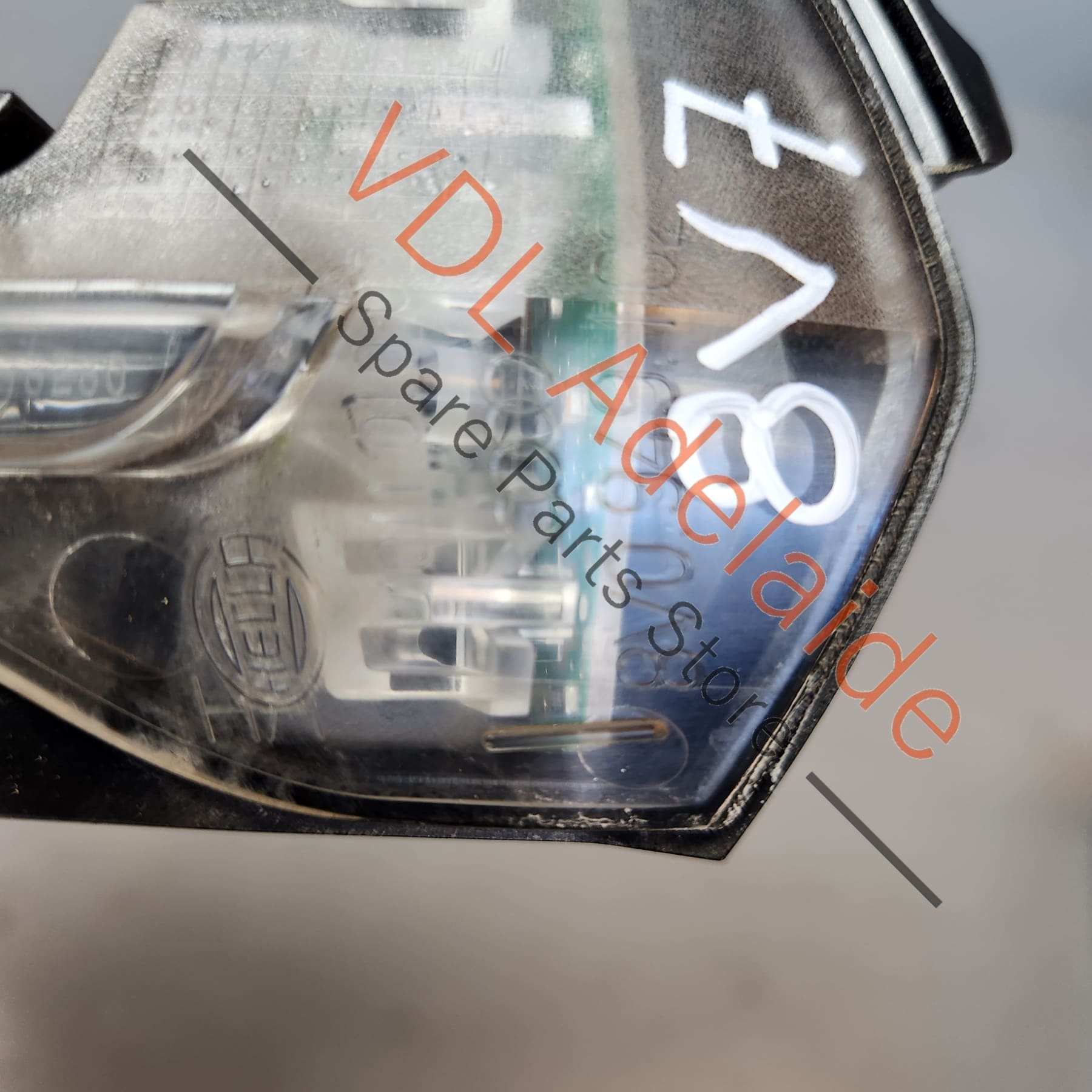 8V0949102    Audi A3 S3 RS3 8V Right Side Mirror Indicator Light Flasher 8V0949102