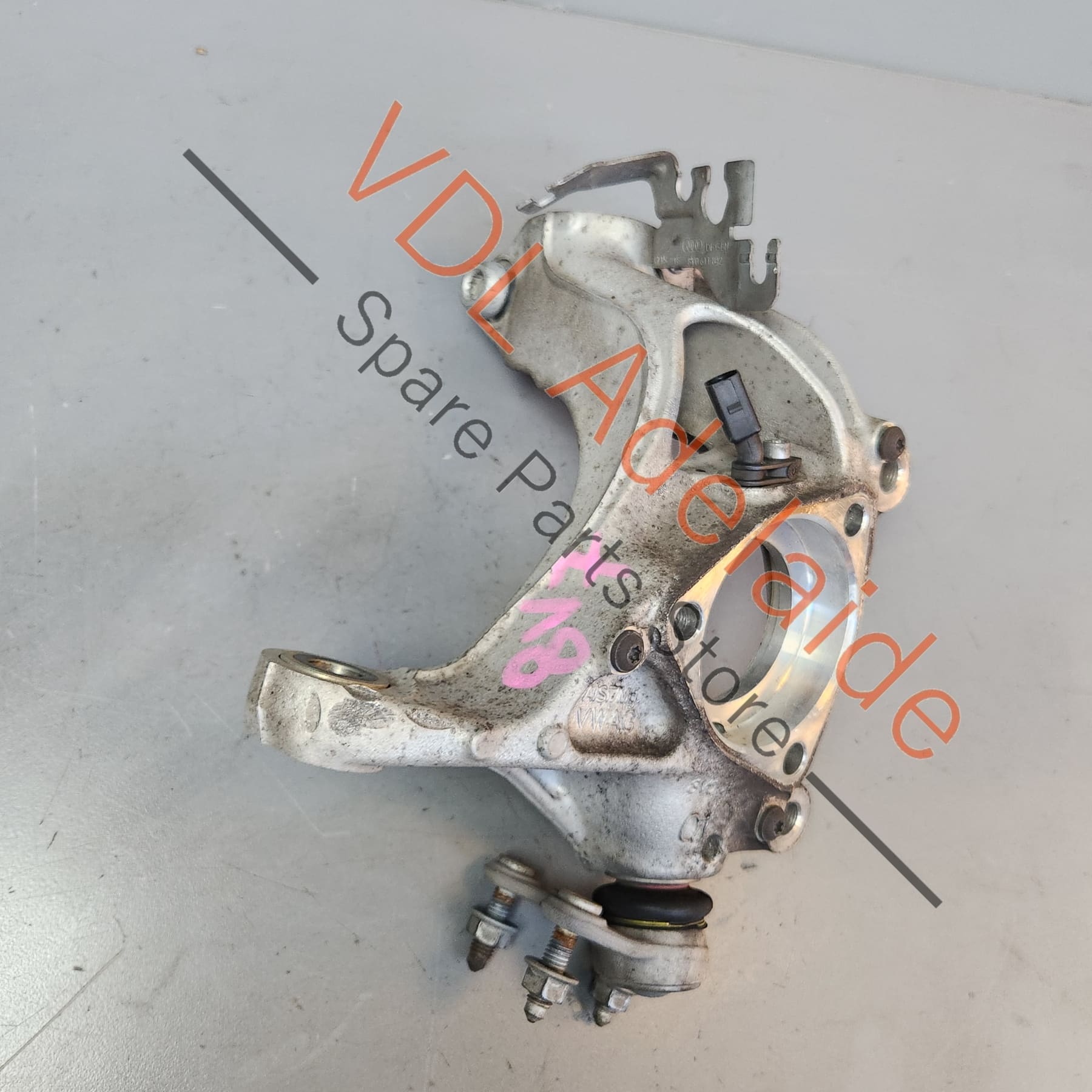 8V0407254A    Audi S3 RS3 8V Front Right Hub Knuckle Stub Wheel Bearing Housing Carrier 8V0407254A