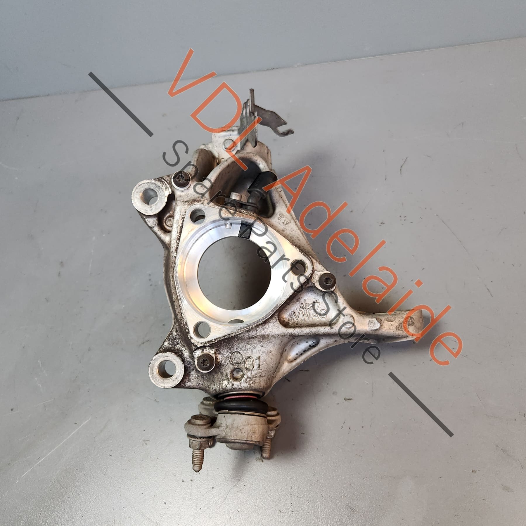 8V0407253A    Audi S3 RS3 8V Front Left Hub Knuckle Stub Wheel Bearing Housing Carrier 8V0407253A