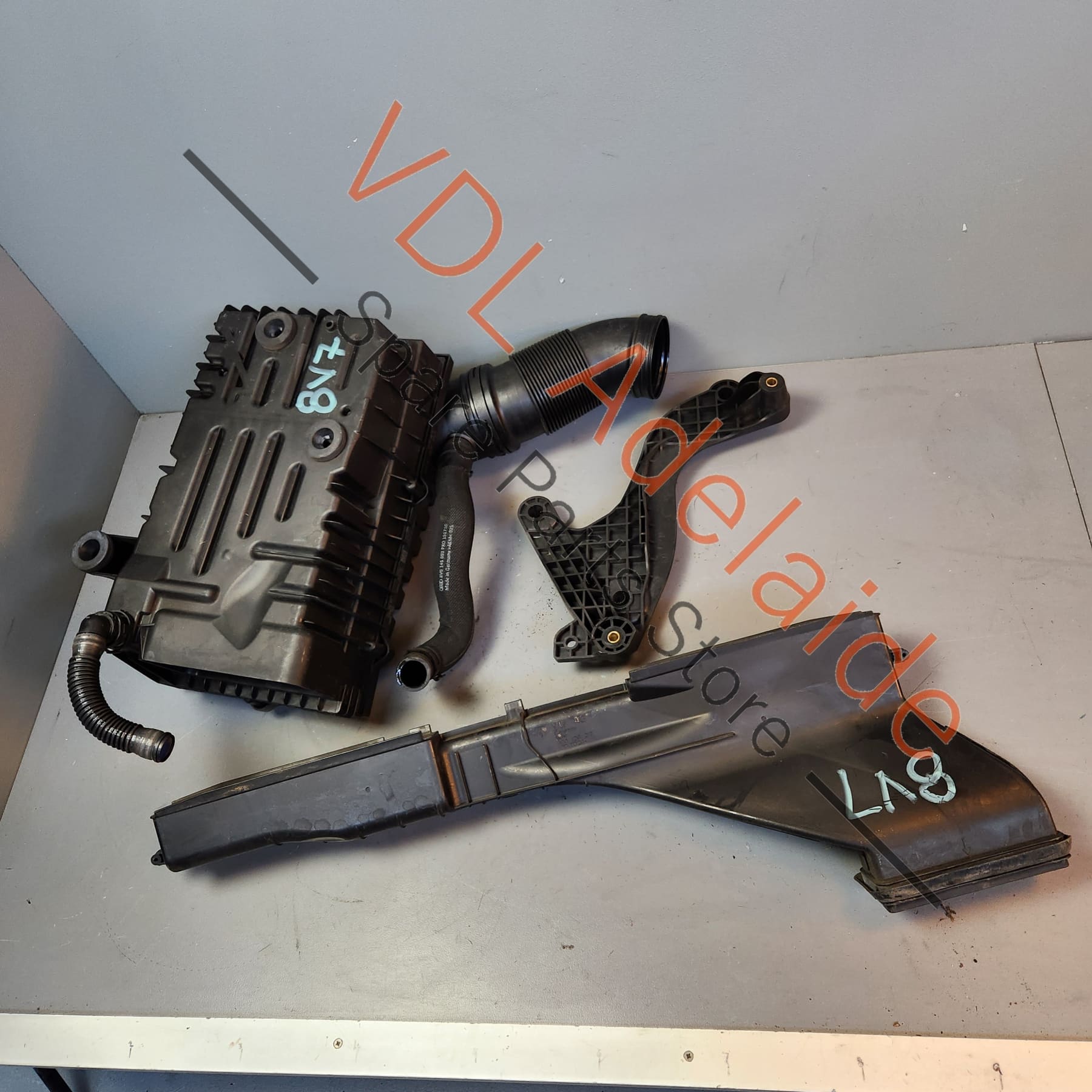 3Q0129607 3Q0129671 3Q0129217  Audi RS3 8V Stock Standard Original Air Filter Assembly Kit