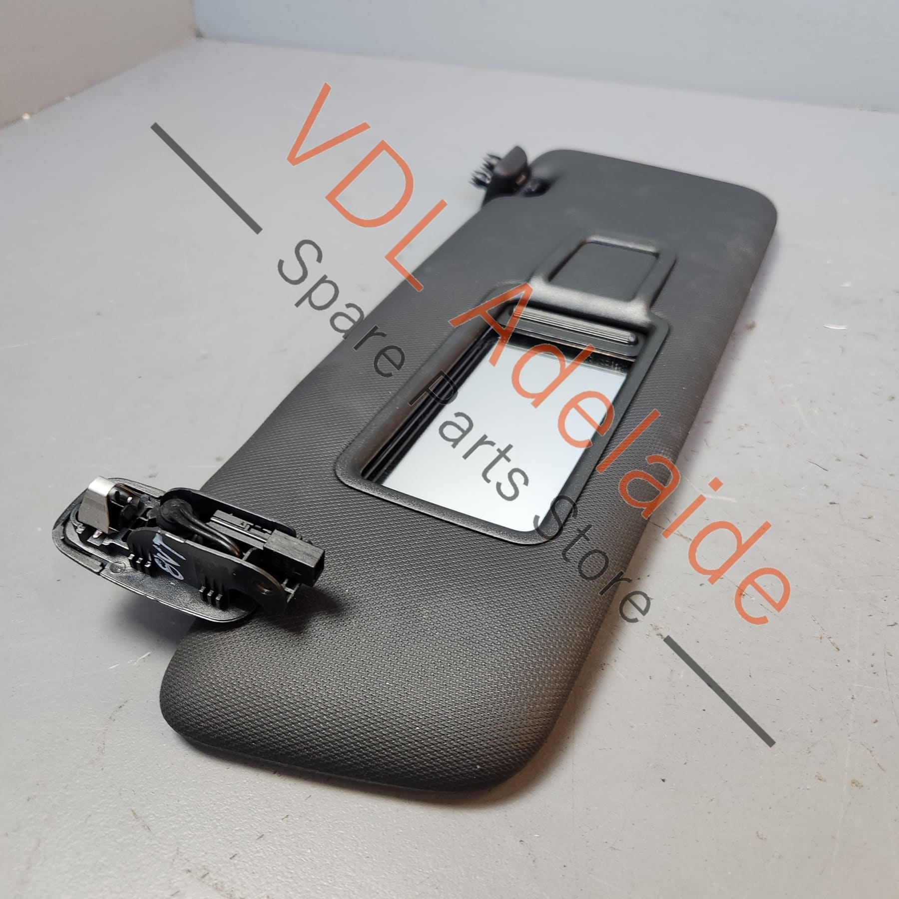 8V0857551C    Audi A3 S3 RS3 8V Sun Visor With Illuminated Mirror Left LHS Soul Black 8V0857551C