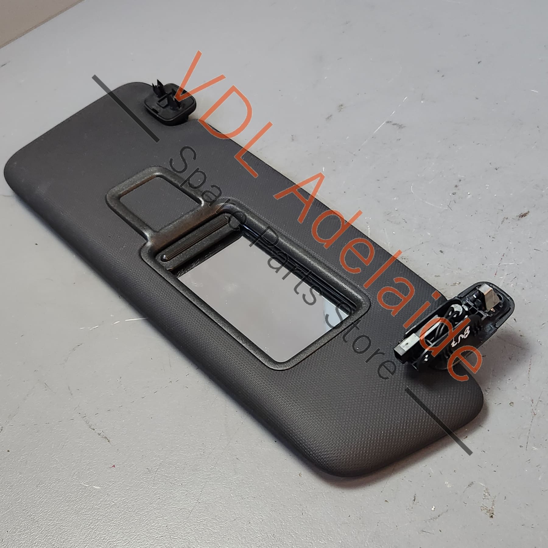 8V0857552C    Audi A3 S3 RS3 8V Sun Visor With Illuminated Mirror Right RHS Soul Black 8V0857552C