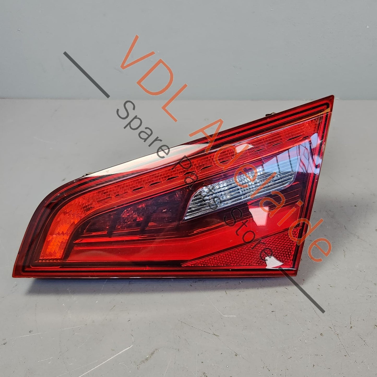 8V4945094A    Audi A3 S3 RS3 8V Right Inner Rear Brake Light LED 8V4945094A