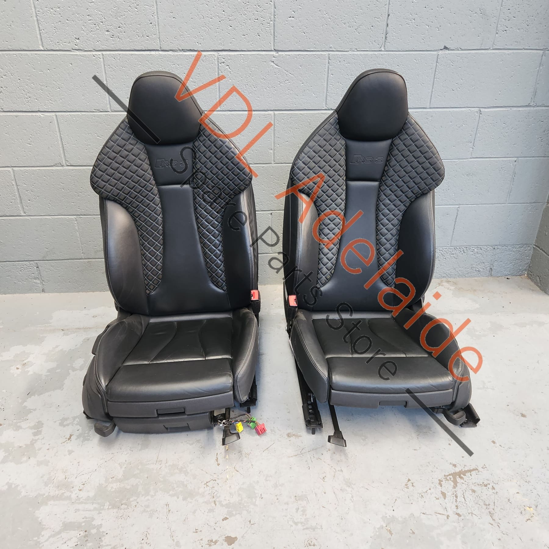     Audi RS3 8V Pair of Front Diamond Pattern Vented Leather Sport Seats