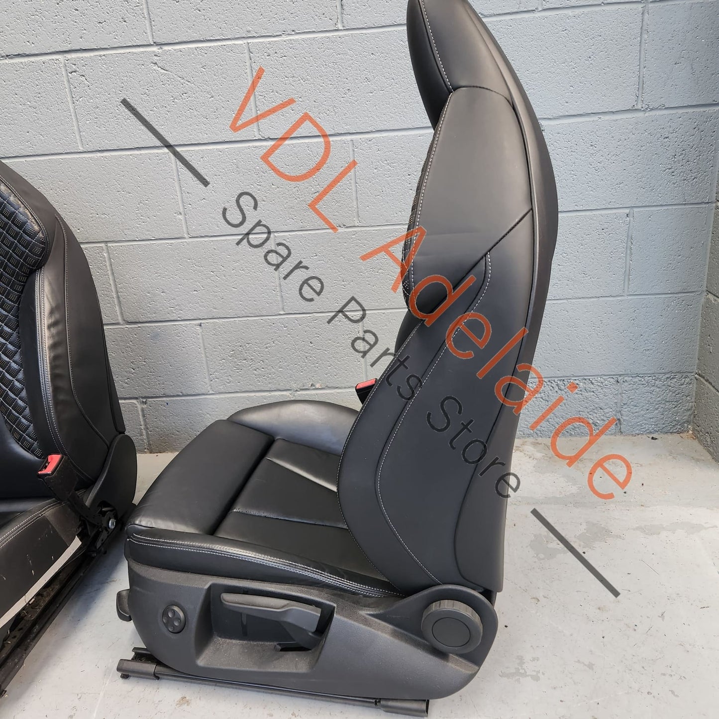     Audi RS3 8V Pair of Front Diamond Pattern Vented Leather Sport Seats