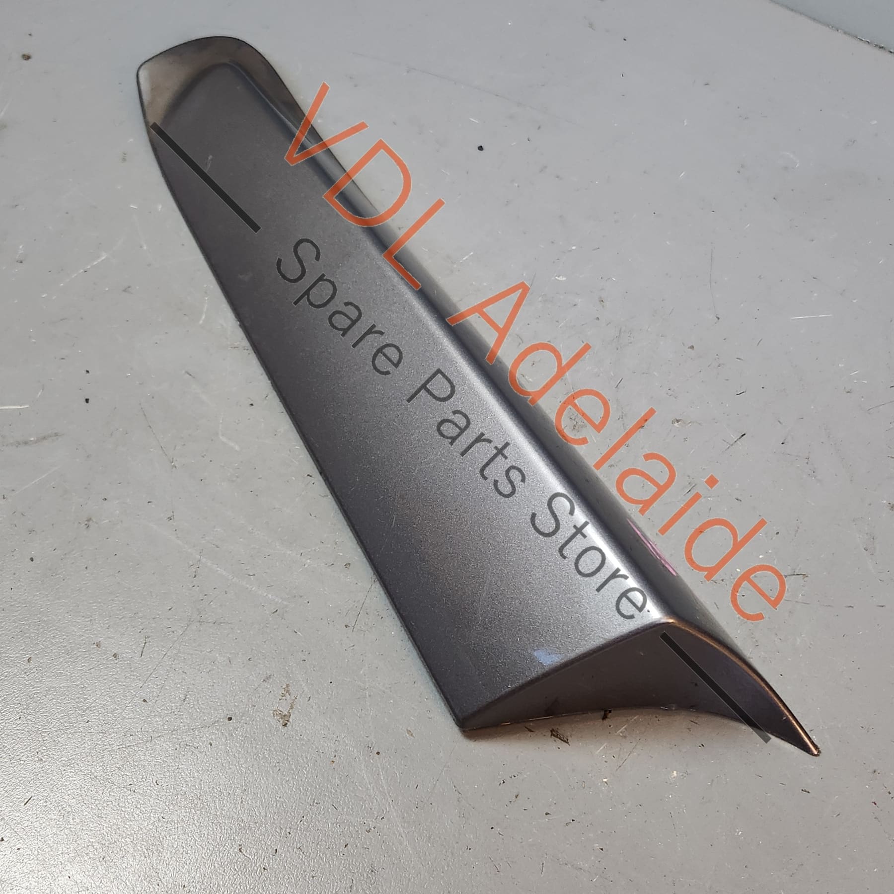 768579138R768570131R Renault Megane Left Side Rear Exterior Body Molding 768579138R 768570131R Oyster Grey