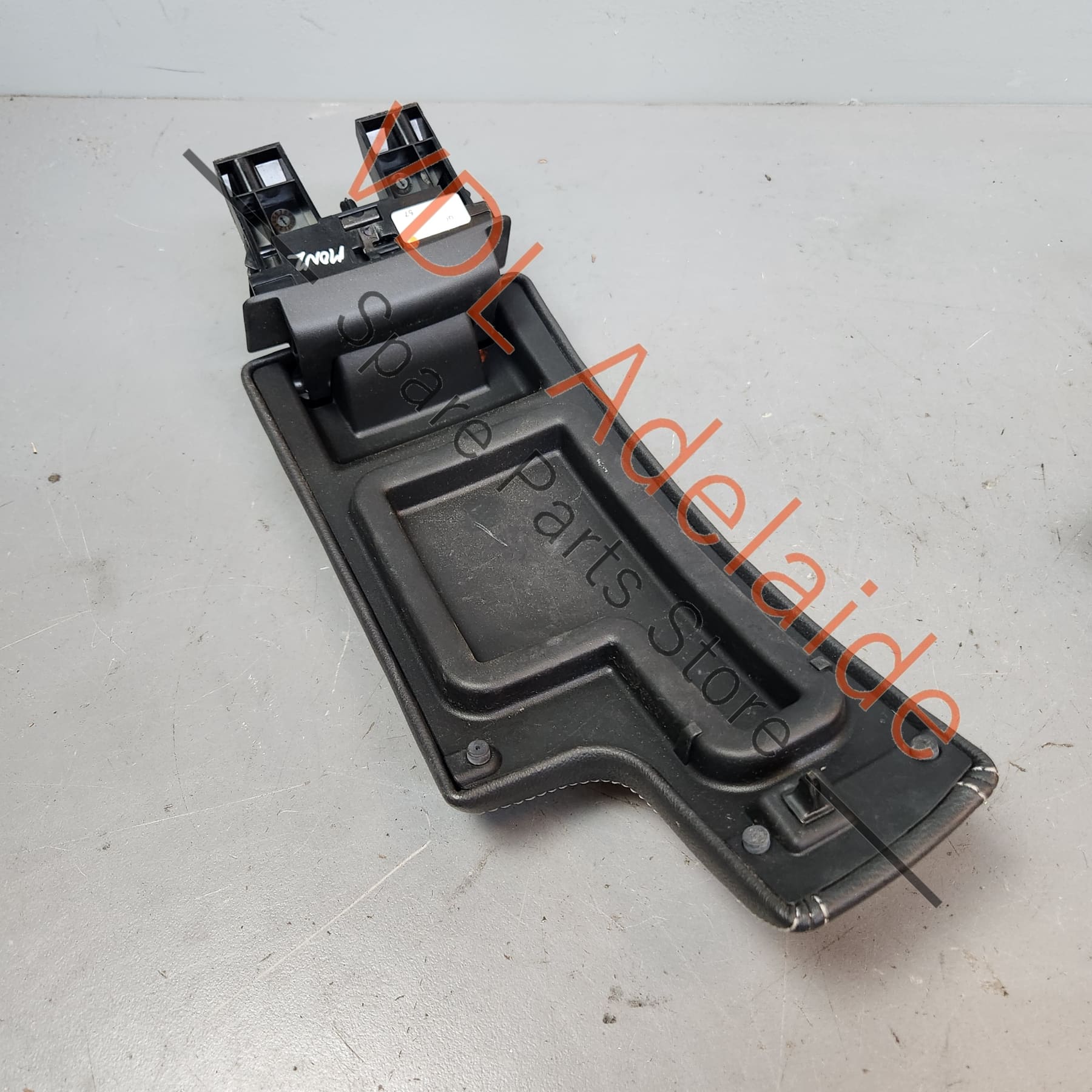 969207343R Renault Megane 3 III RS250 RS265 RS275 Leather Drivers Arm Rest Centre Console 969207343R