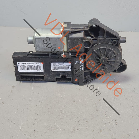 807306959R3M1E5P52504000000000 Renault Megane Clio Drivers Side Window Regulator Motor 807312786R