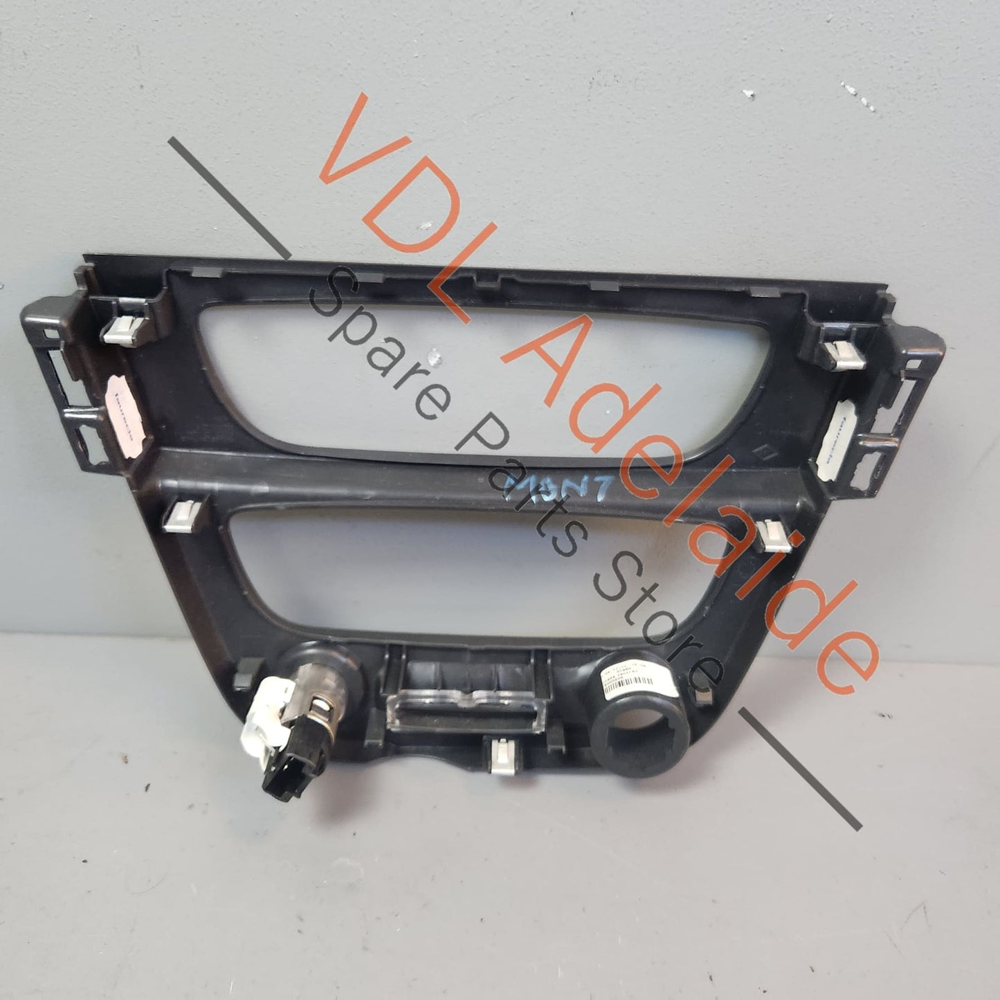 682600020R Renault Megane 3 III Dashboard Radio Unit Interior Trim 682600020R