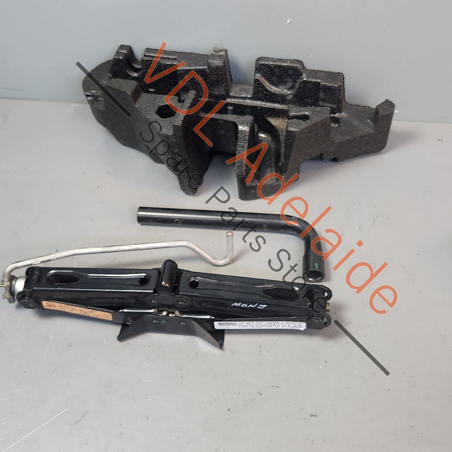 8200966417 Renault Megane 3 Emergency Tool Kit Jack & Spanner