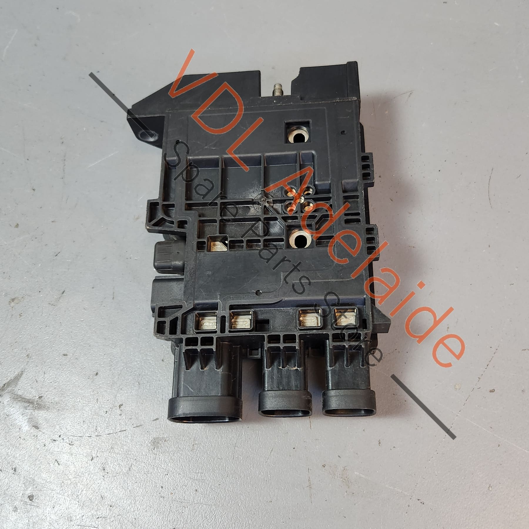 243800010R243800005R Renault Main Battery Control Unit Circuit Breaker Fuse 243800010R 243800005R