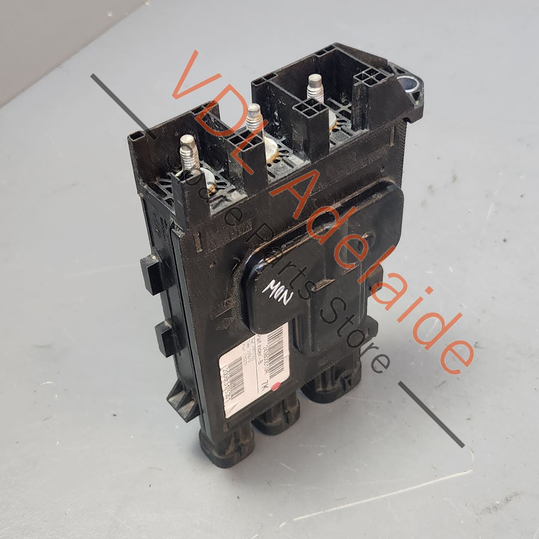 243800010R243800005R Renault Main Battery Control Unit Circuit Breaker Fuse 243800010R 243800005R