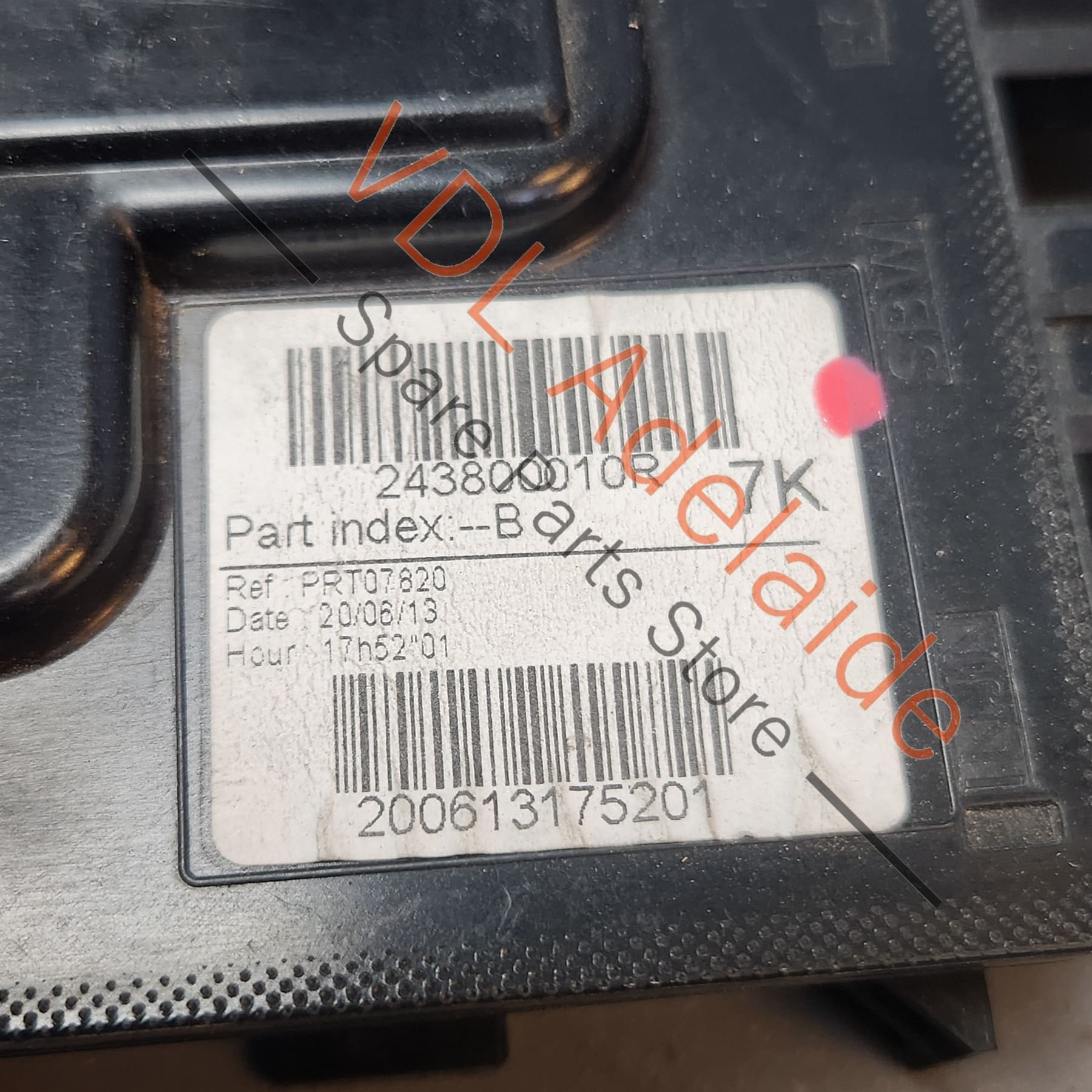 243800010R243800005R Renault Main Battery Control Unit Circuit Breaker Fuse 243800010R 243800005R
