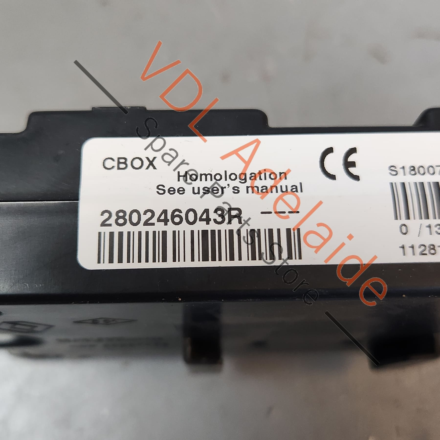 
280246043R   Renault Numerical Accessory Socket Satnav Control Module 280246043R CBOX
