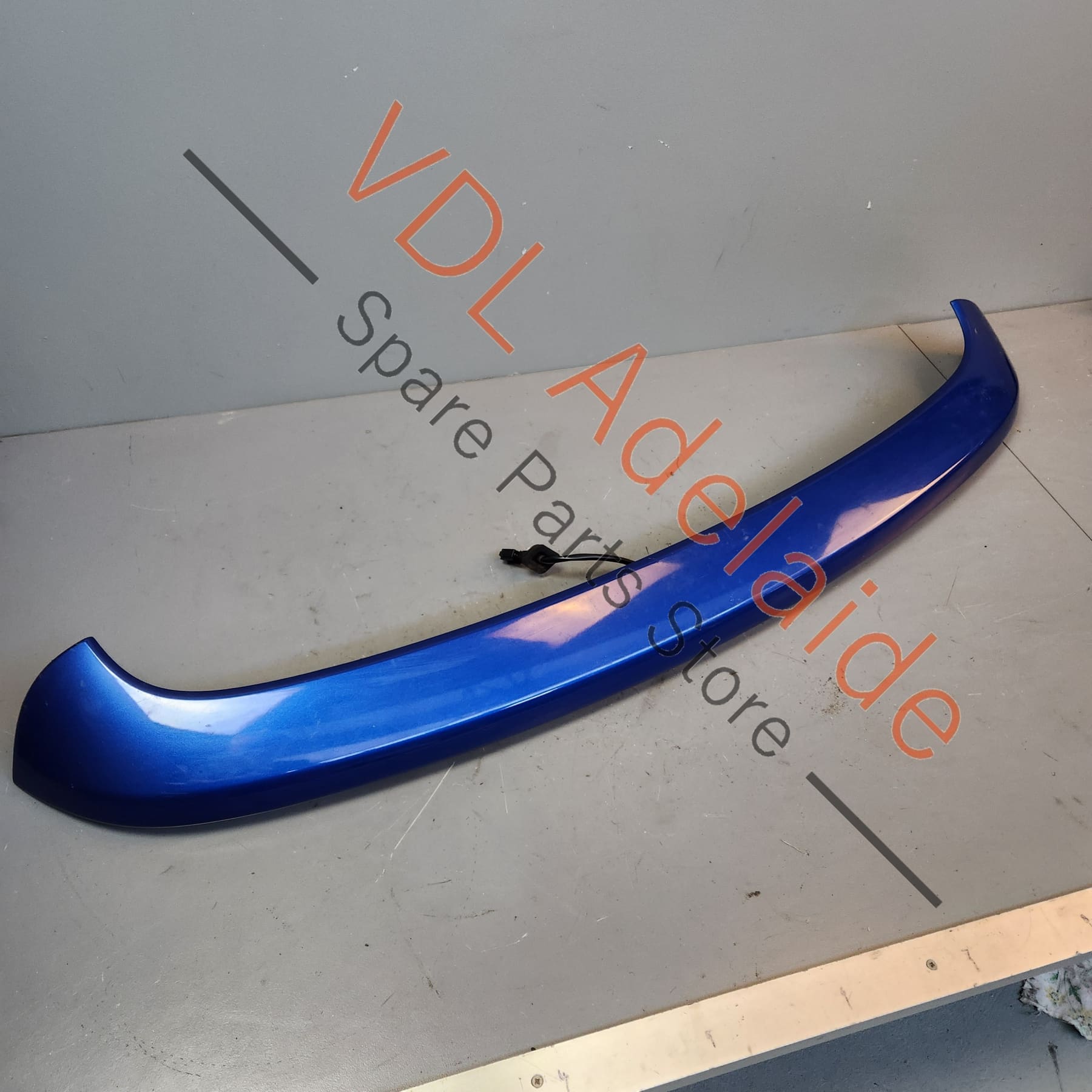 1K6827933DGRU    VW Golf MK5 R32 Gti Rear Spoiler Genuine OEM 1K6827933D