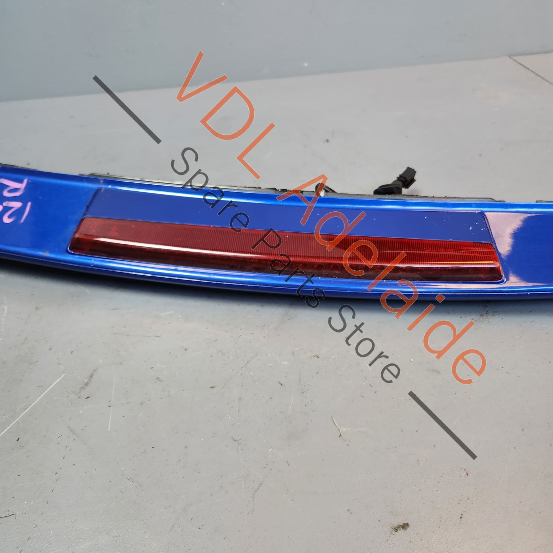 1K6827933DGRU    VW Golf MK5 R32 Gti Rear Spoiler Genuine OEM 1K6827933D