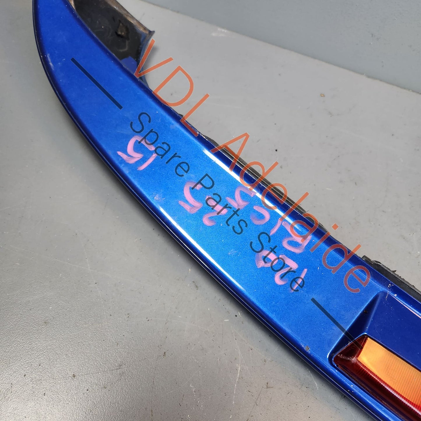 1K6827933DGRU    VW Golf MK5 R32 Gti Rear Spoiler Genuine OEM 1K6827933D