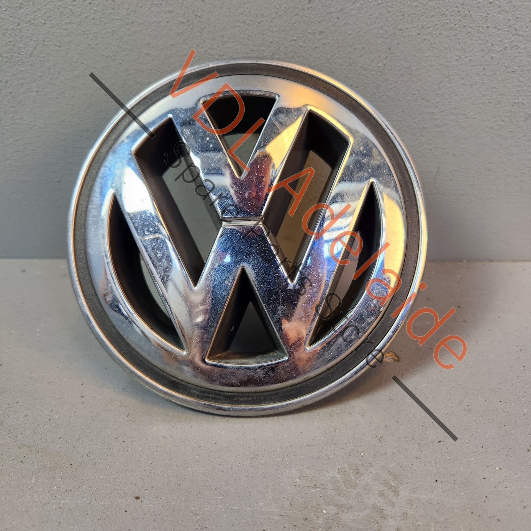 3D7853600MQH 3D7853600   VW Golf R32 MK5 Front Grille Badge Emblem 3D7853600 MQH