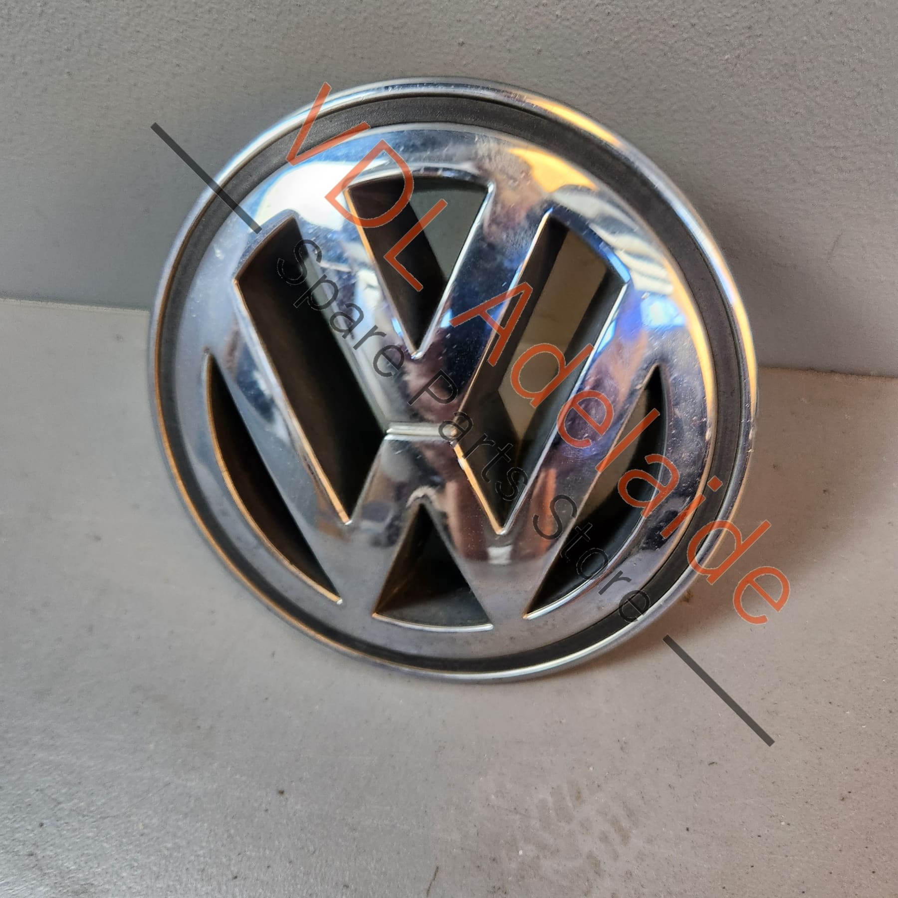 3D7853600MQH 3D7853600   VW Golf R32 MK5 Front Grille Badge Emblem 3D7853600 MQH