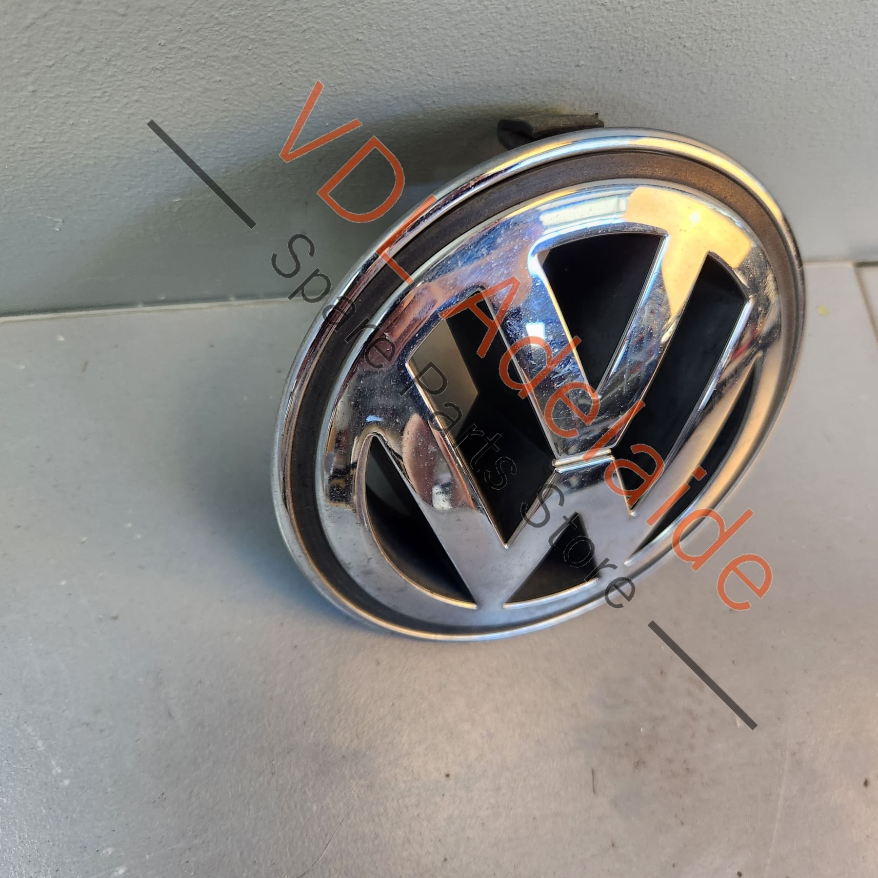 3D7853600MQH 3D7853600   VW Golf R32 MK5 Front Grille Badge Emblem 3D7853600 MQH