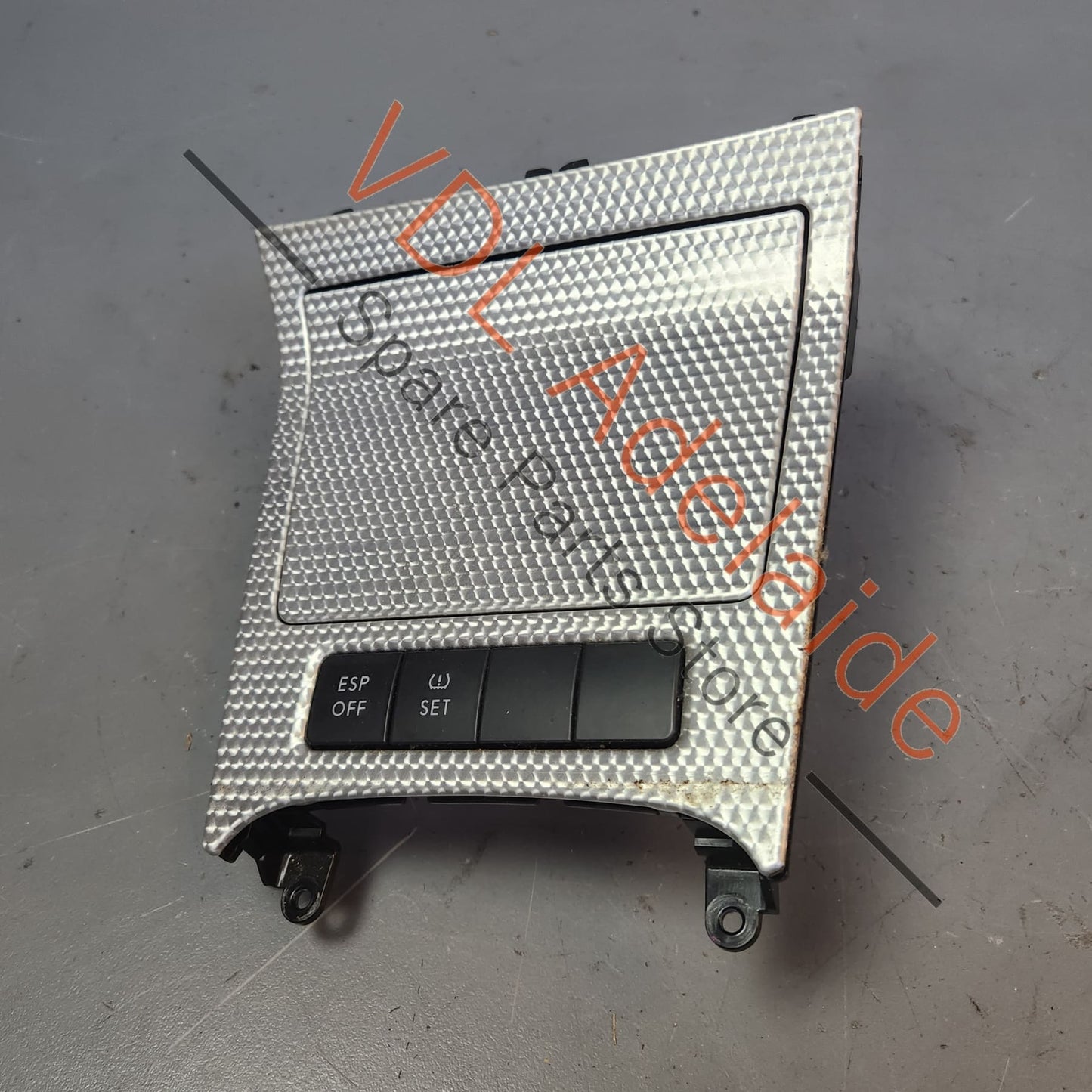 1K0863487B8B4 1K0857351B8B4 1K0857961A9B9  VW Golf MK5 R32 Ashtray Console Flip Open Cabinet in Engine Spin 1K0863487B 8B4 1K0857351B 8B4 1K0857961A 9B9