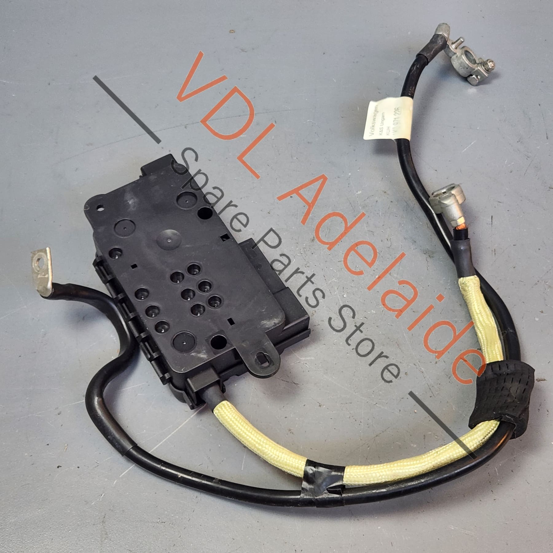 1K0971225 1K0971226   VW Golf R32 MK5 Battery + 12V Lead  Wire Cable 1K0971225 / 1K0971226