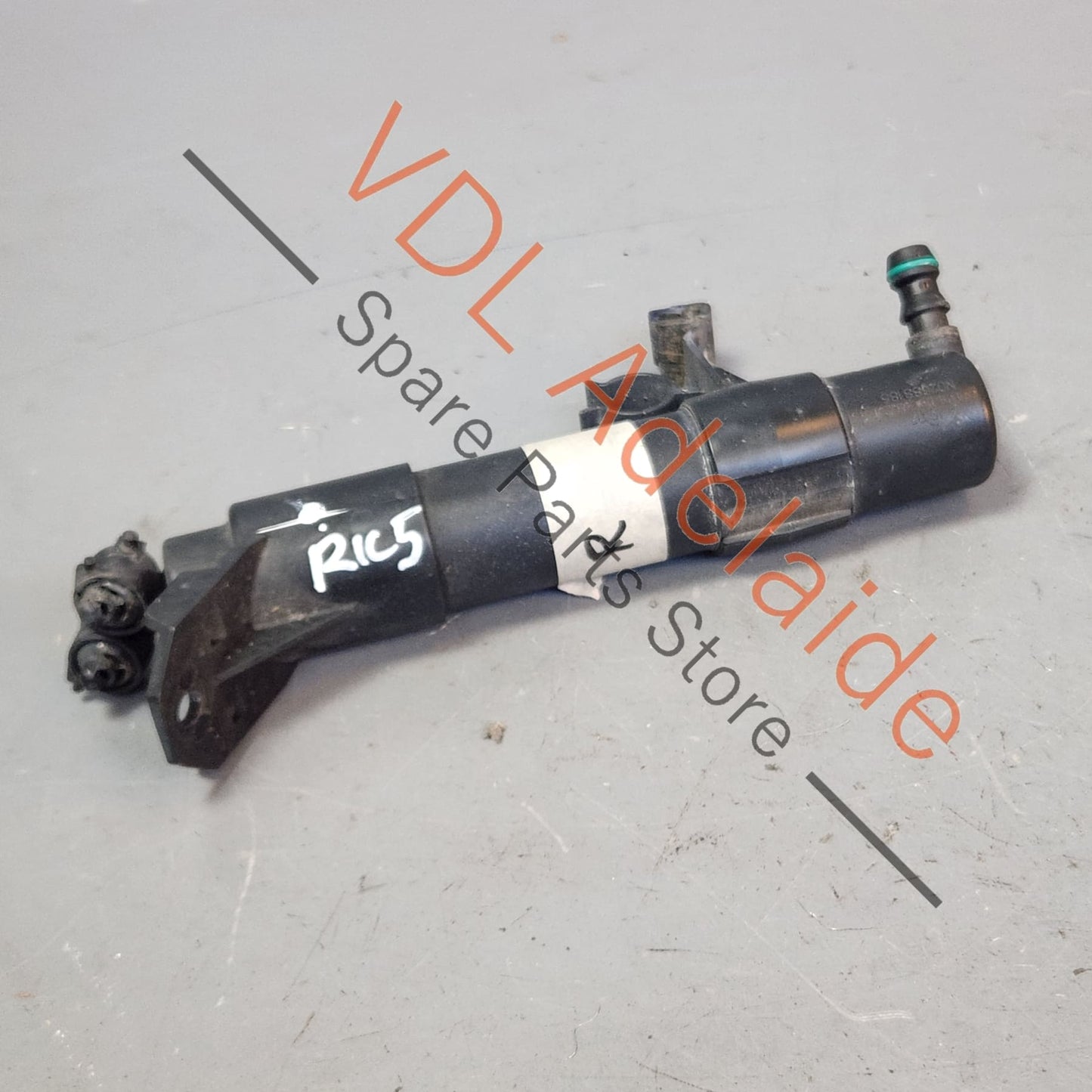 1K6955978A    VW Golf R32 MK5 Headlight Washer Nozzle Jet Left or Right Side
