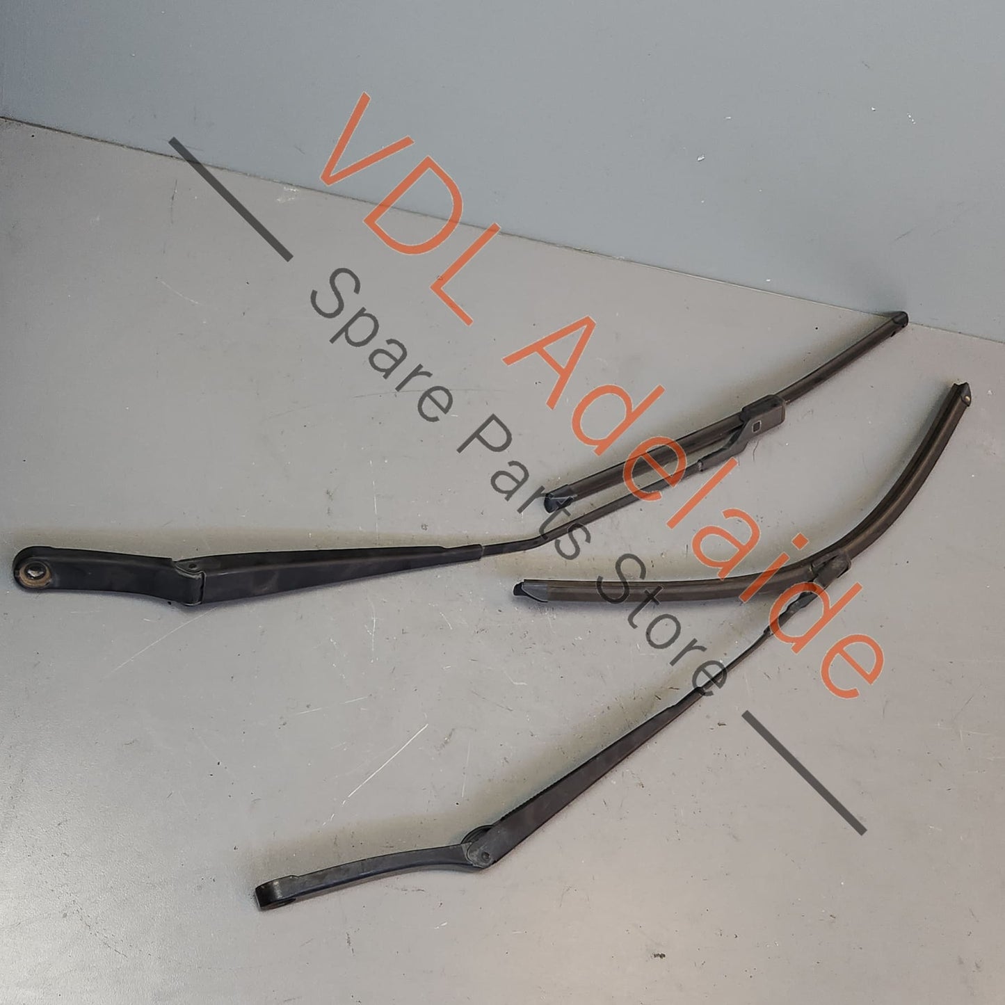 1Q2955410 1Q2955409   VW Golf MK5 Windscreen Wiper Arms Pair 1Q2955410 1Q2955409 suit RHD