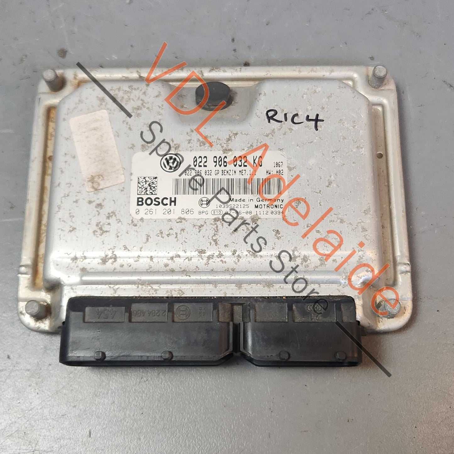 022906032KG    VW Golf R32 MK5 Engine Control Unit ECU 022906032KG BENZIN ME7.1.1