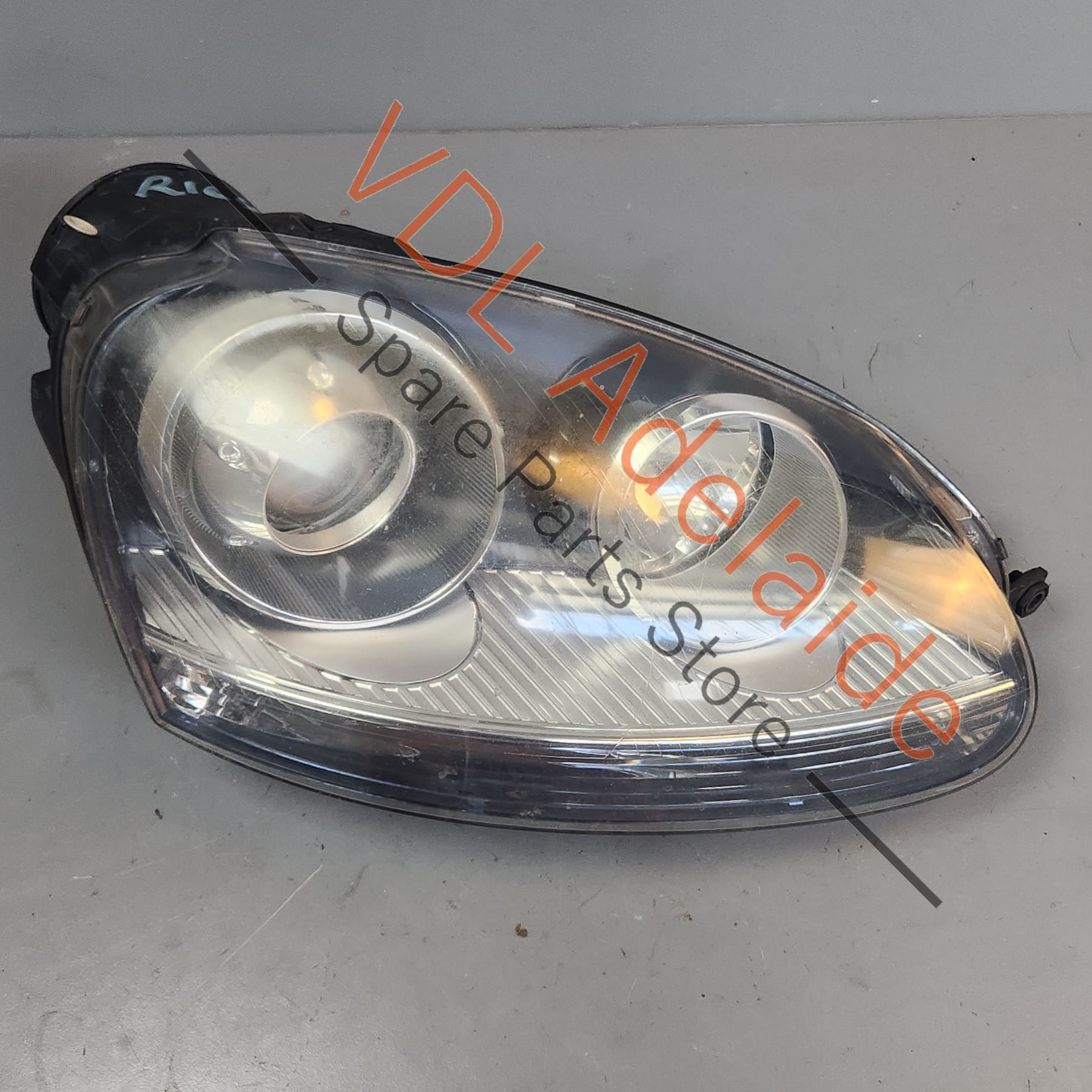 1K6941040A 1K6941032A   VW Golf R32 Genuine Xenon Headlamp RHS Right Side 1K6941040A 1K6941032A