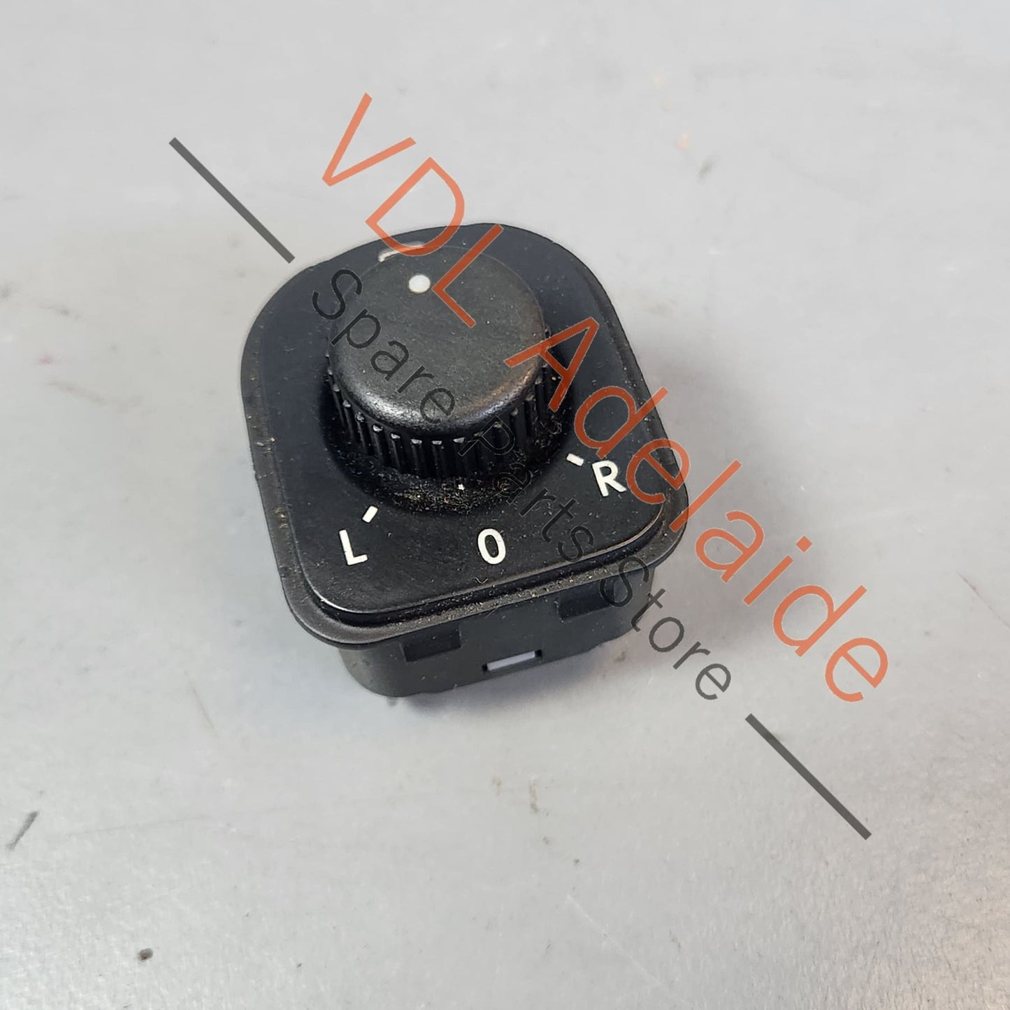 1K0959565H 1K0959565L   VW Golf MK5 OEM Side Wing Mirror Adjustment Fold Switch 1K0959565H 1K0959565L