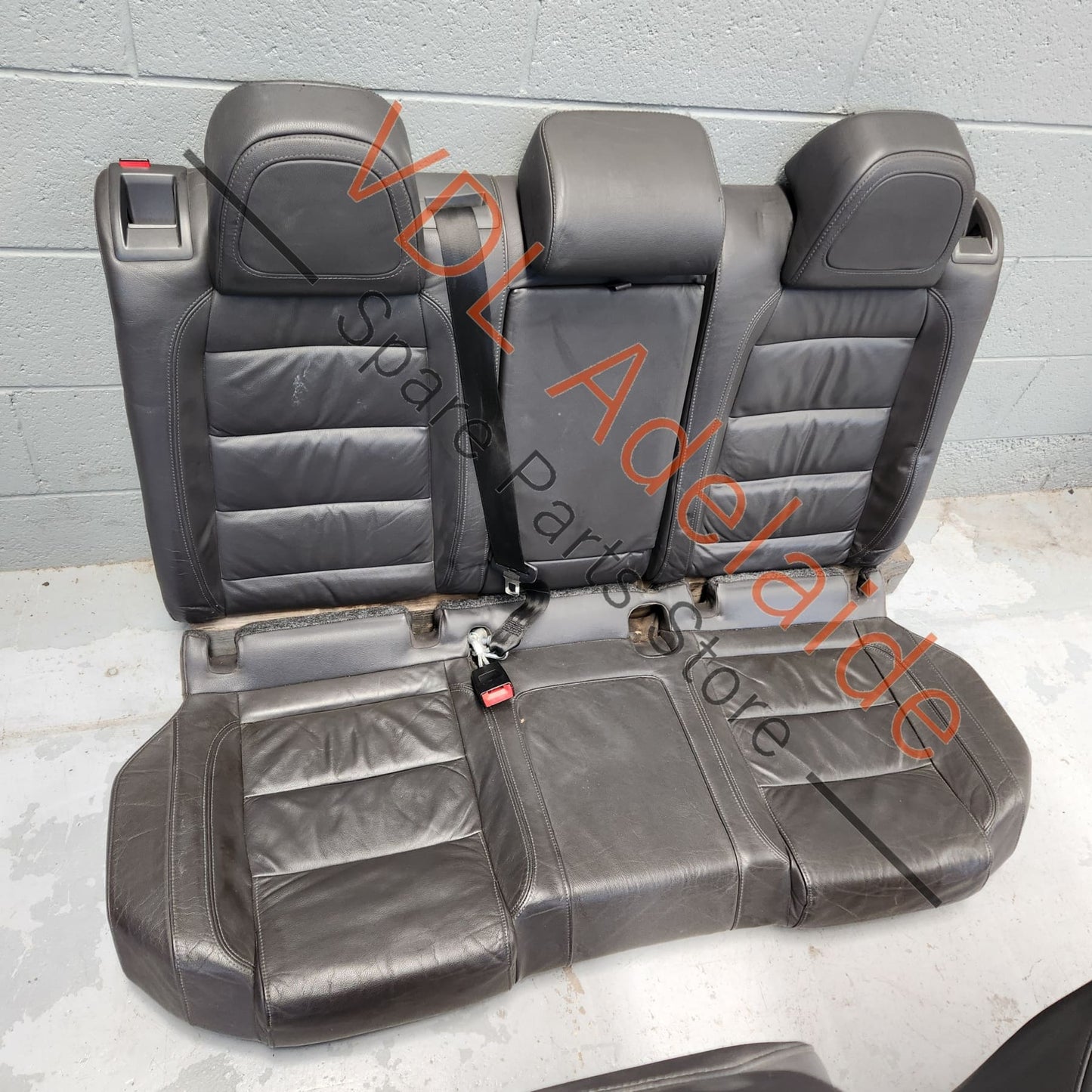     VW Golf R32 MK5 Complete set of Leather Sport Seats Interior Trim w/Heaters