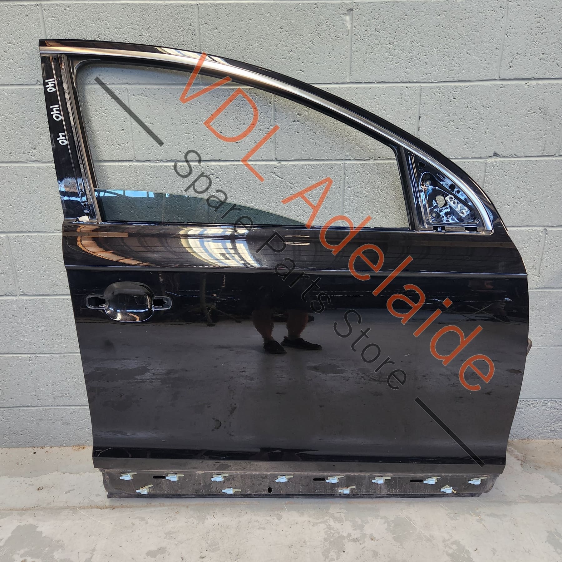 4L0845202A 4L0831052A   Audi Q7 4L Front Right Door Shell Panel incl Glass 4L0831052A 4L0845202A 2T2T Orca Black Metallic
