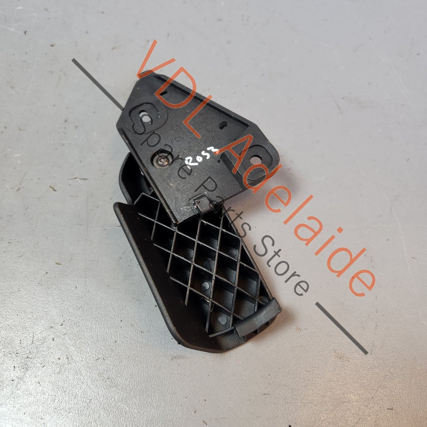 4L2823533A    Audi Q7 4L Bonnet Lid Lock Release Handle Pull Grip 4L2823533A