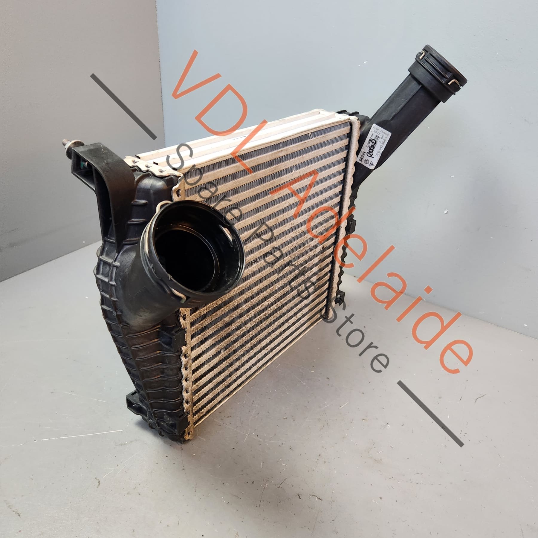 7P0145804D 7P0145804A   Audi Q7 4L Porsche Cayenne Touareg Right Side Intercooler 7P0145804A 7P0145804D