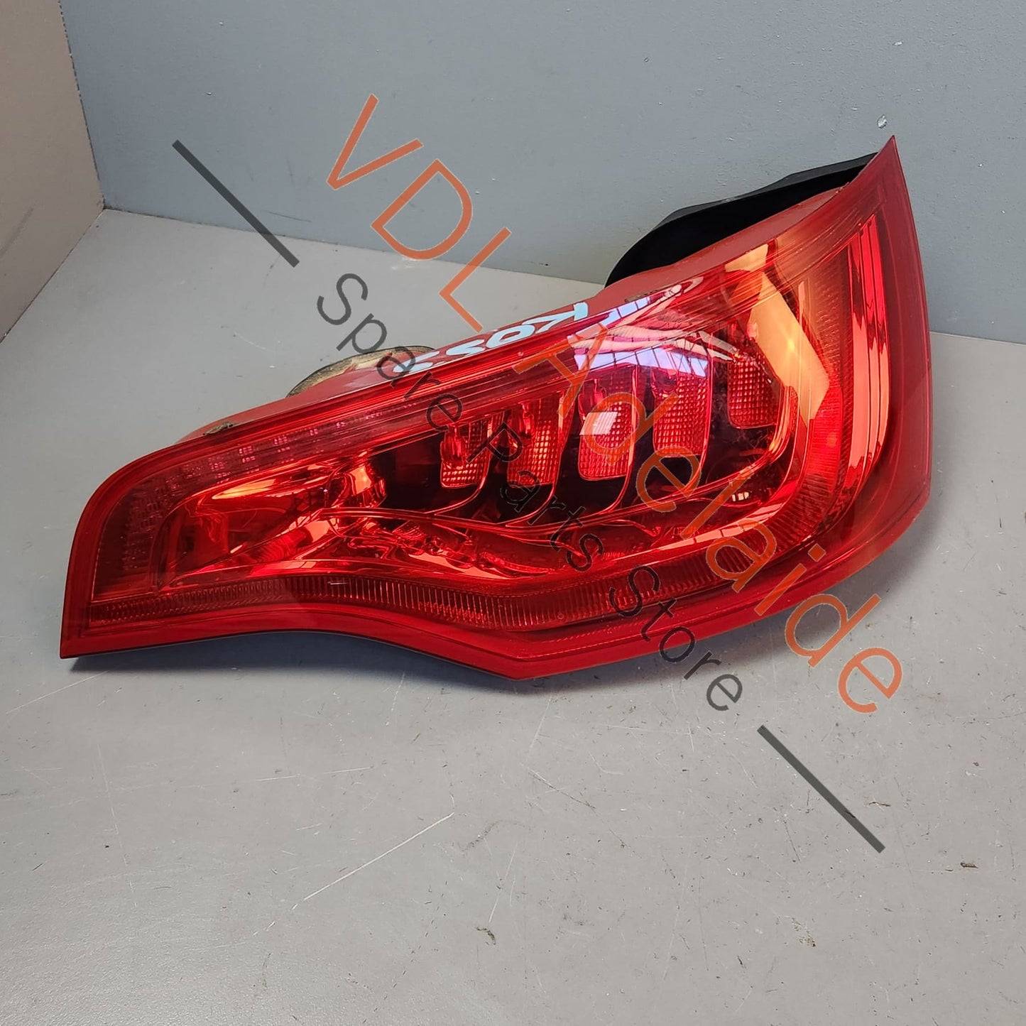 4L0945094L 4L0945094F   Audi Q7 Right Side Tail Brake Light 4L0945094L 4L0945094F