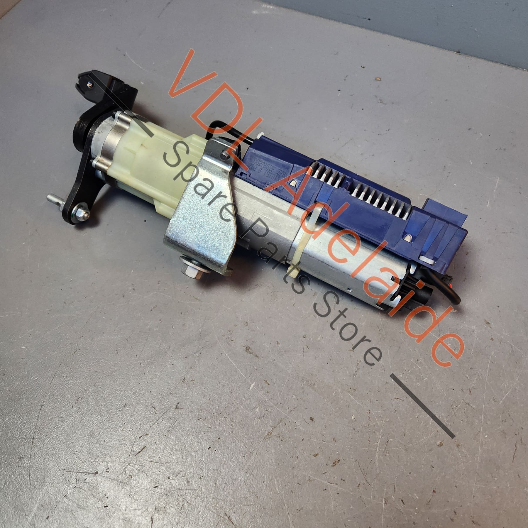 4L0827852E 4L0910946   Audi Q7 4L Electric Tailgate Lift Motor Right Side 4L0827852E