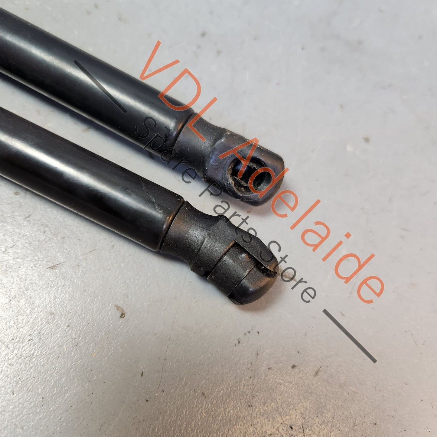 4L0823359    Audi Q7 Bonnet Lift Gas Struts 4L0823359