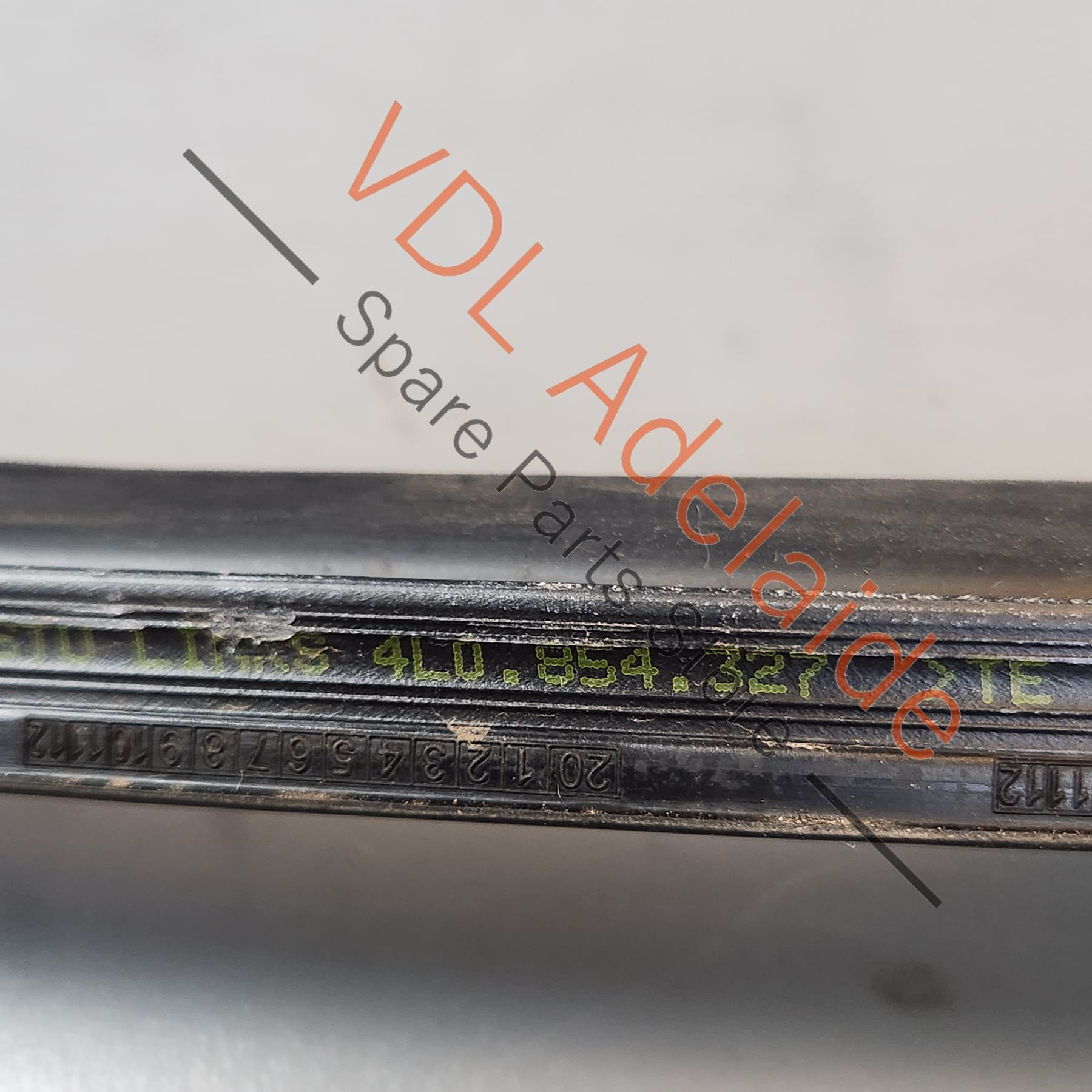 4L0854327    Audi Q7 Windscreen Water Deflector Strip Moulding Left Side 4L0854327