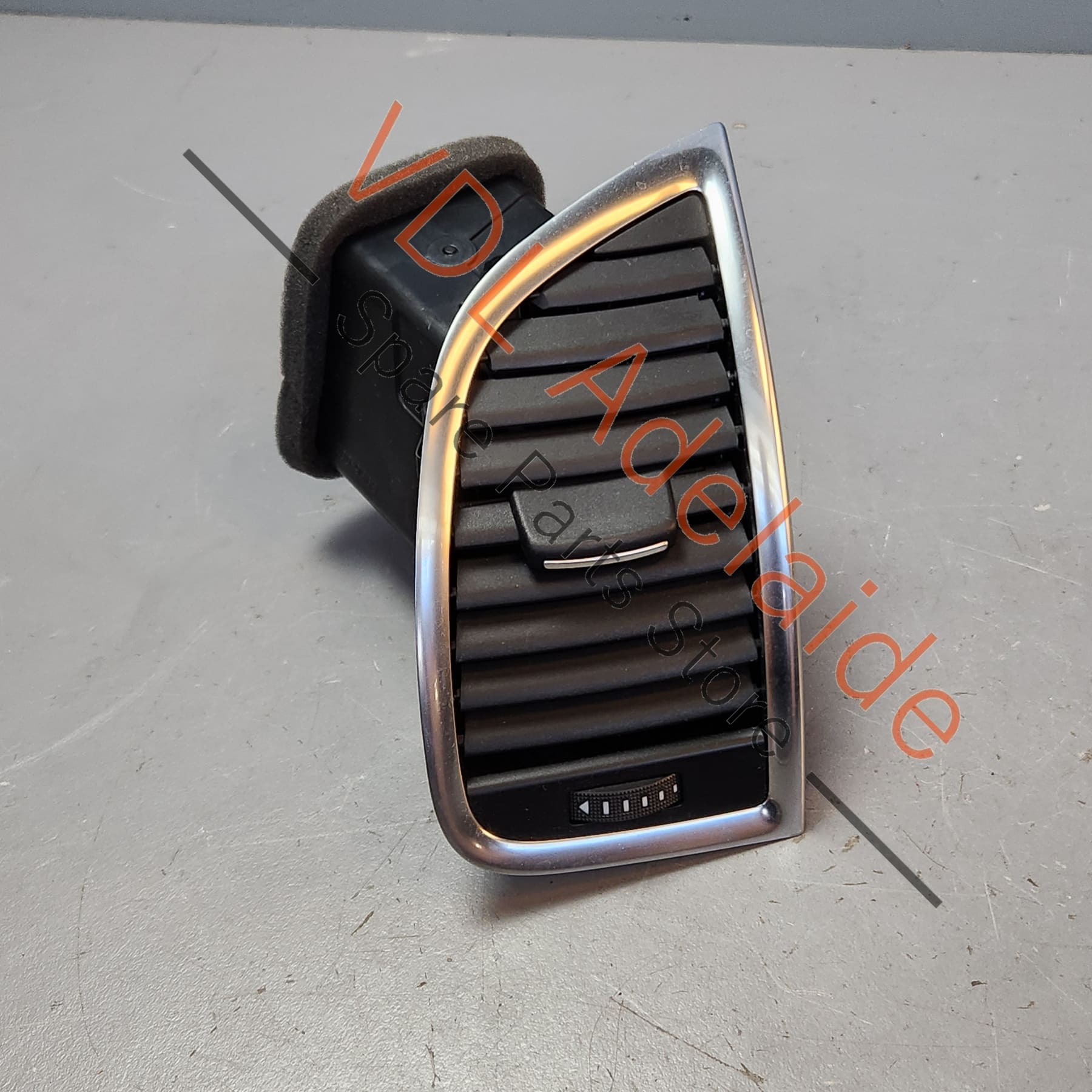 4L0820902    Audi Q7 4L Dashboard AC Air Vent Right Side 4L0820902