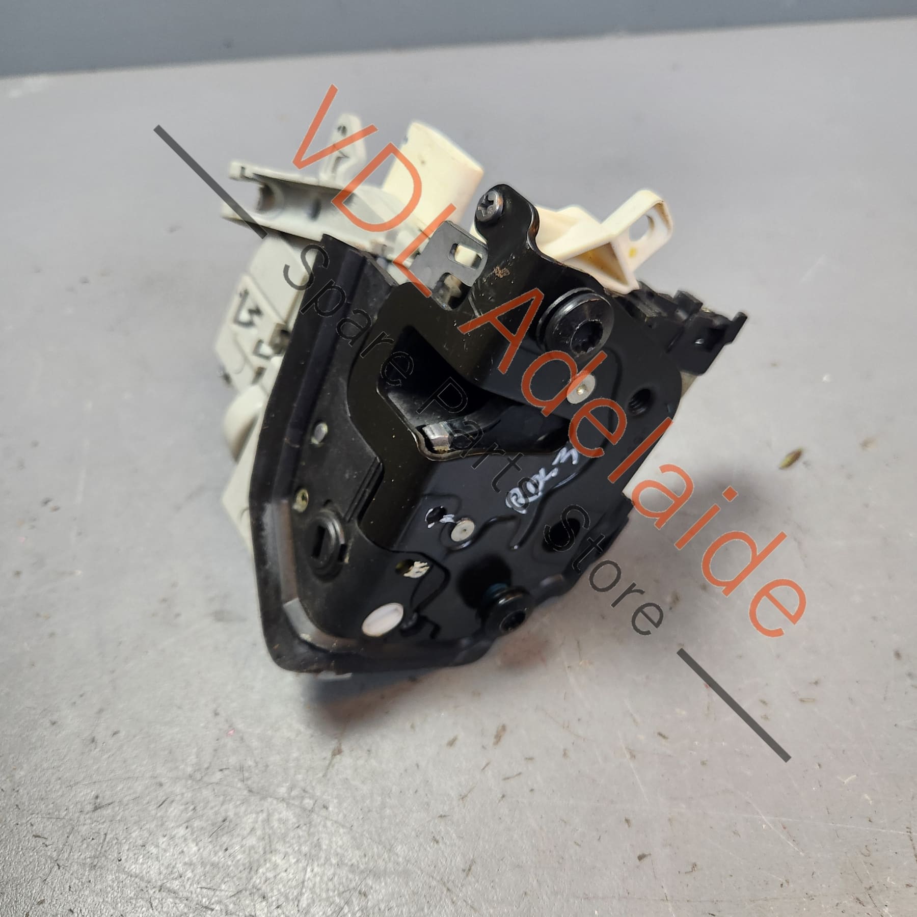 8K0839015C    Audi Q7 4L Rear Left Door Lock Mechanism 8K0839015C