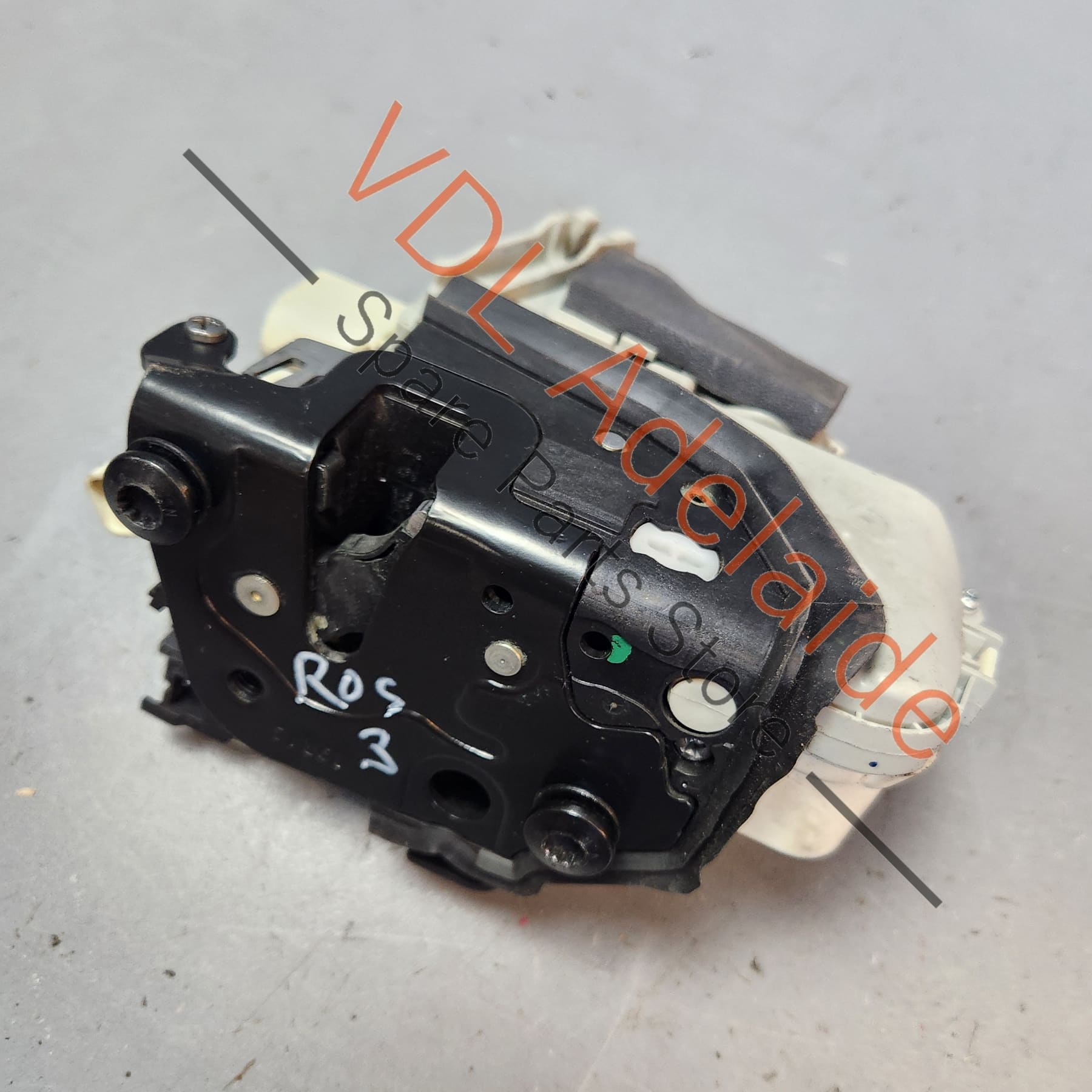 8J2837016C    Audi Q7 4L Front Right Door Lock Mechanism 8J2837015F