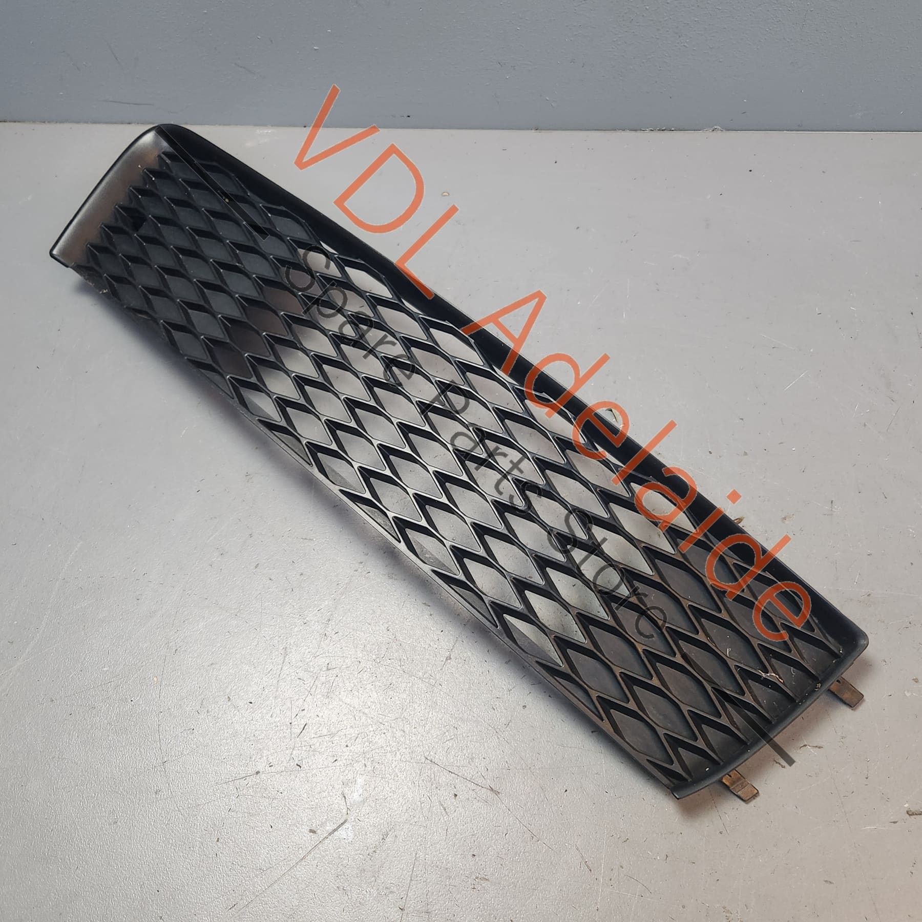 4L0807698B 4L0807698B01C   Audi Q7 Front Bumper Upper Right Side Grille Trim Moulding 4L0807698B 01C