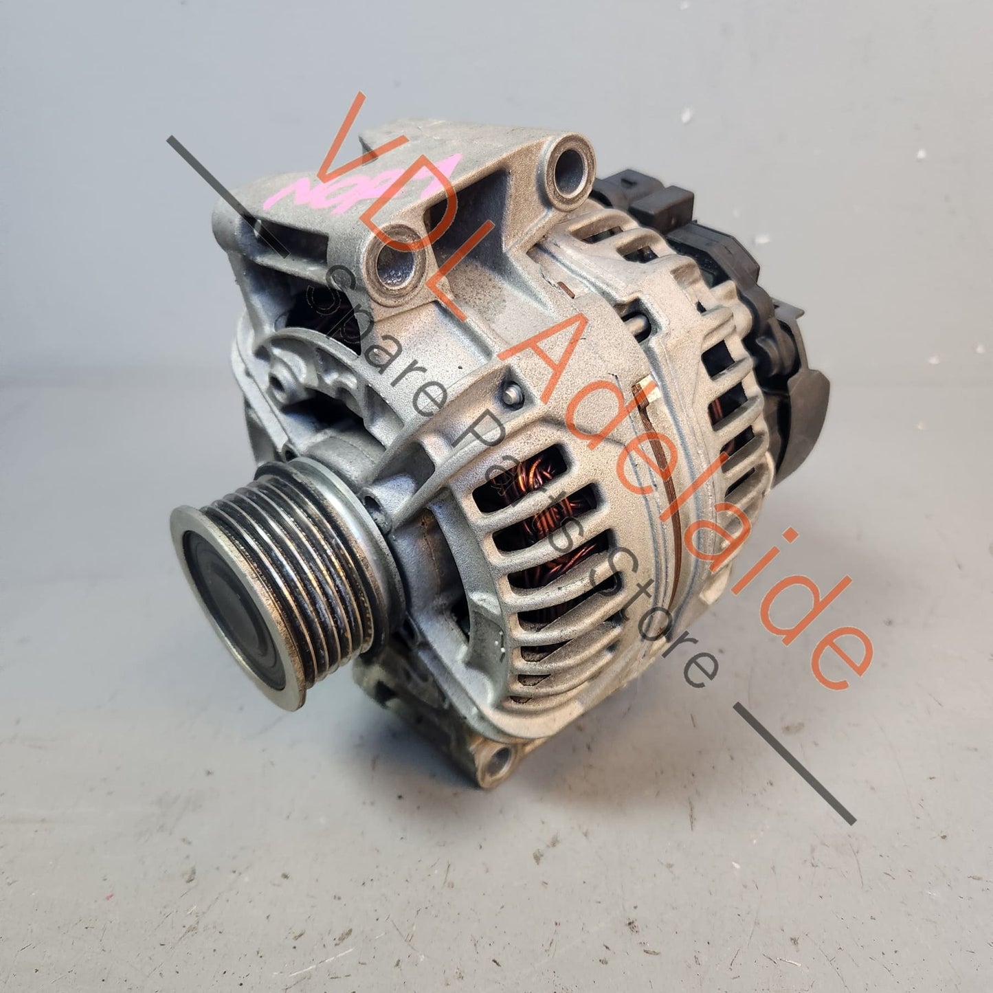 06B903016AB    Genuine Volkswagen VW Golf Tiguan Passat BOSCH Alternator 140A 06B903016AB