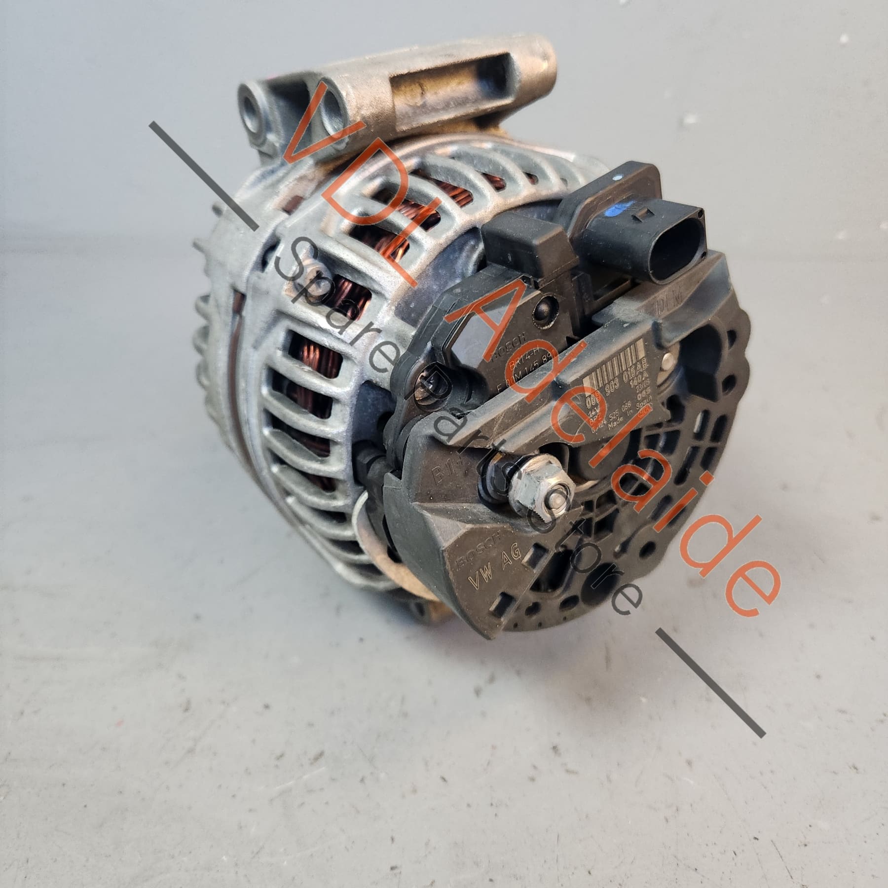 06B903016AB    Genuine Volkswagen VW Golf Tiguan Passat BOSCH Alternator 140A 06B903016AB