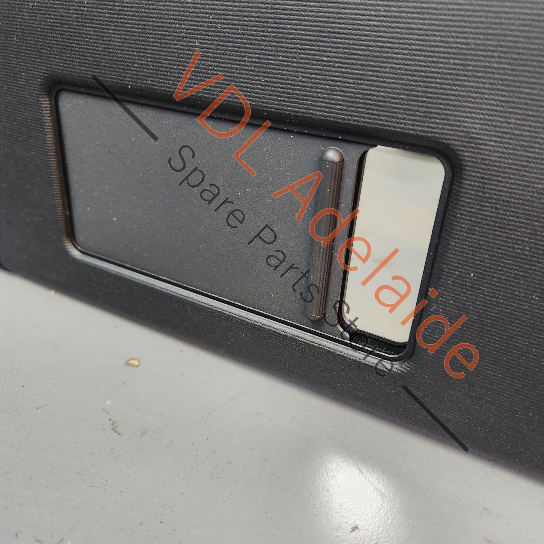 1K0857552N    VW Golf MK6 Right Side Sun Visor with Vanity Mirror Black / Charcoal 1K0857552N